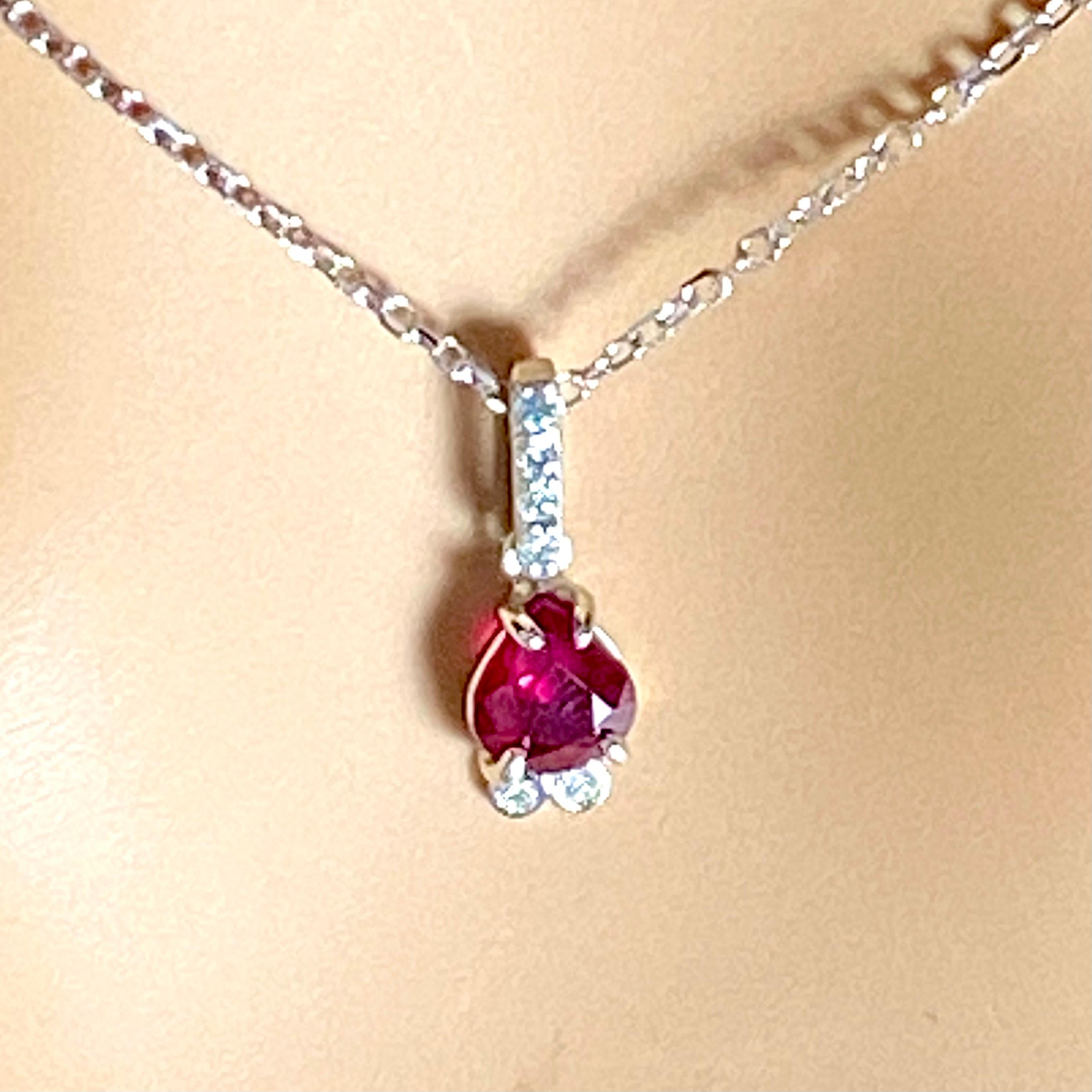 De las mujeres Exquisito Colgante Collar de Rubíes y Diamantes en Oro Blanco de 14 Kilates en venta