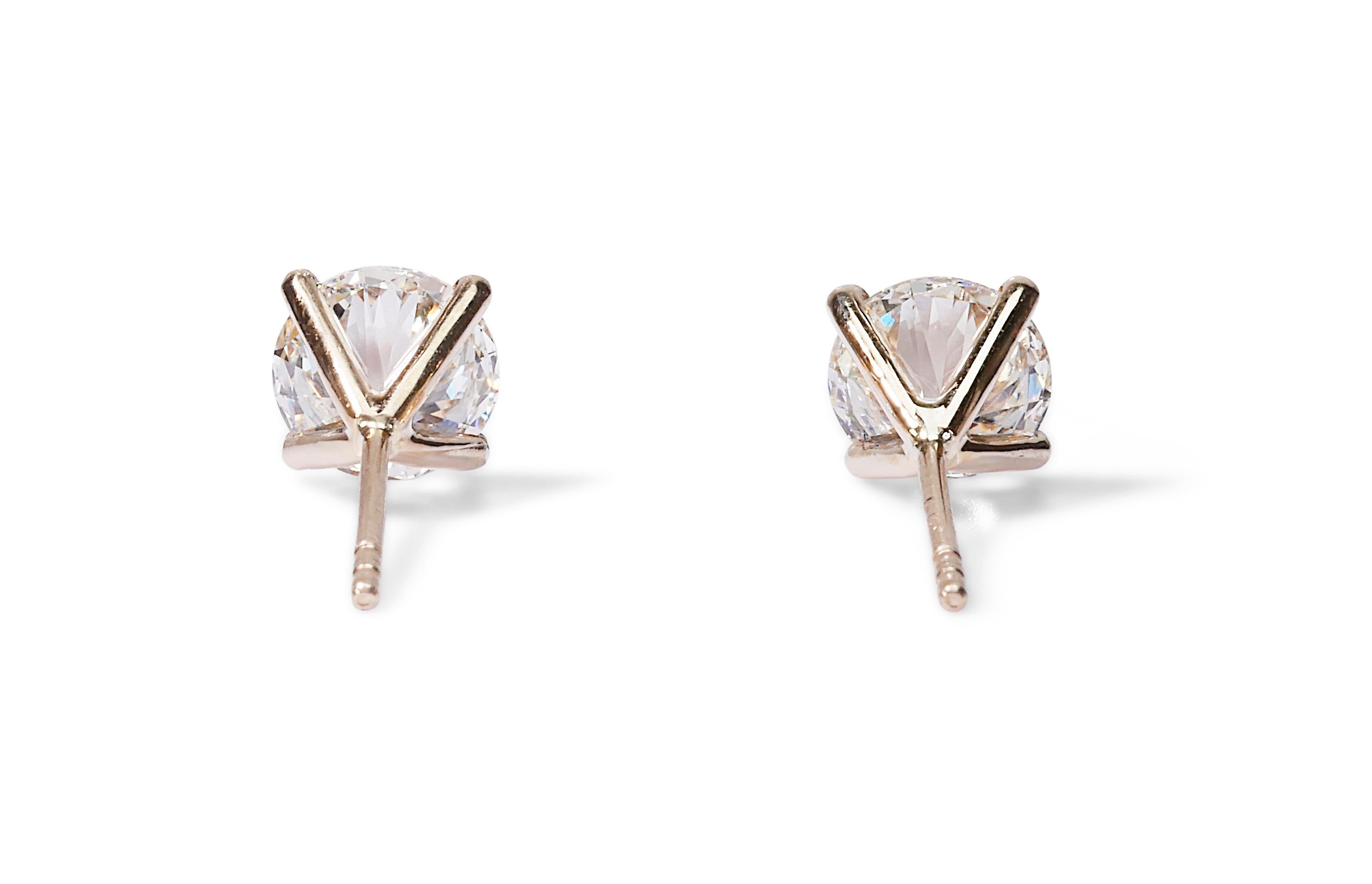 Exquisite 1.42 ct Round Diamond Stud Earrings in 18k Yellow Gold - GIA Certified For Sale 4