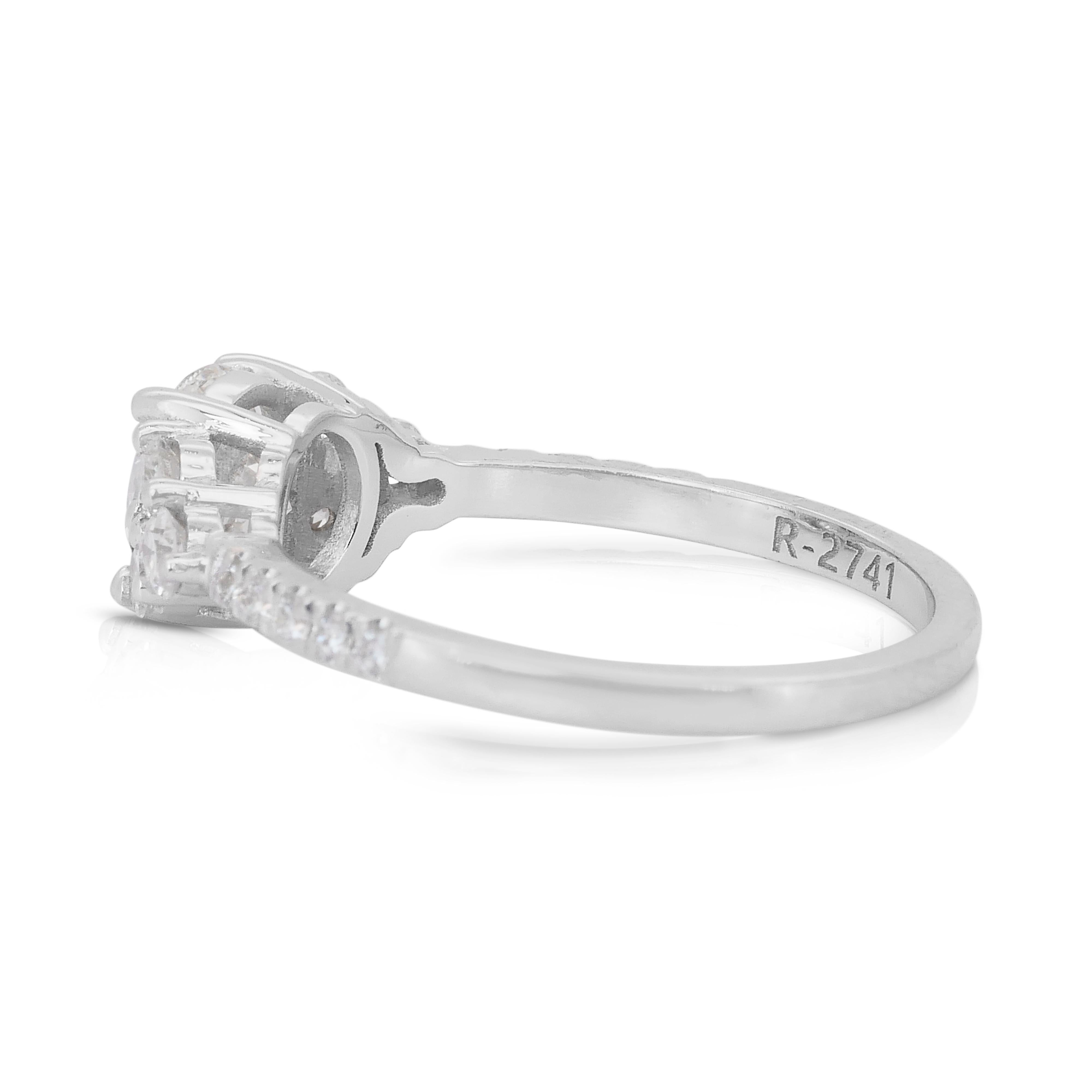 Women's Exquisite 1.42ct Diamonds Pave Ring in 18k White Gold - IGI Certified For Sale