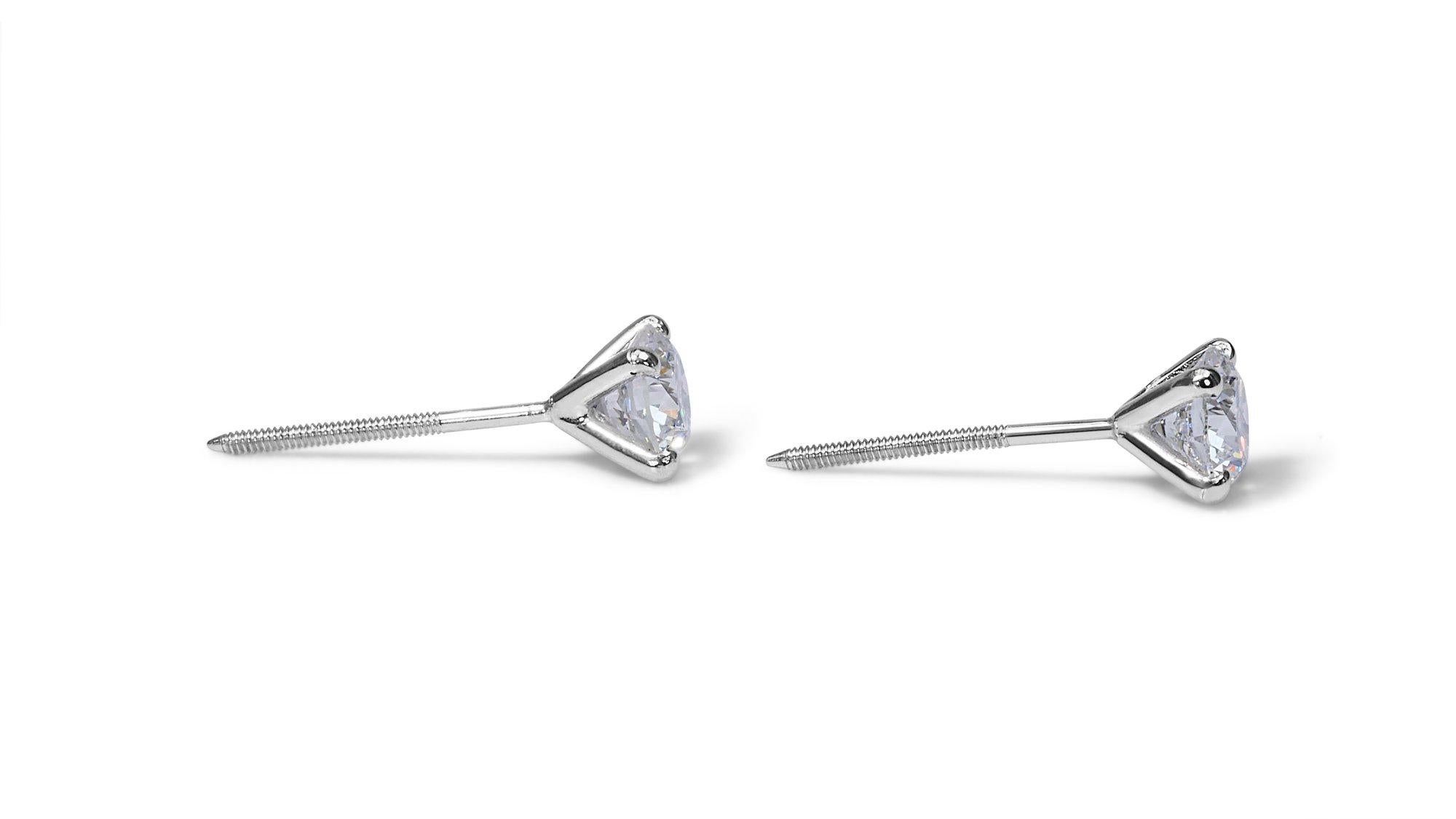 Exquisite 1.42ct Round Diamond Stud Earrings in 18k White Gold - GIA Certified In New Condition For Sale In רמת גן, IL
