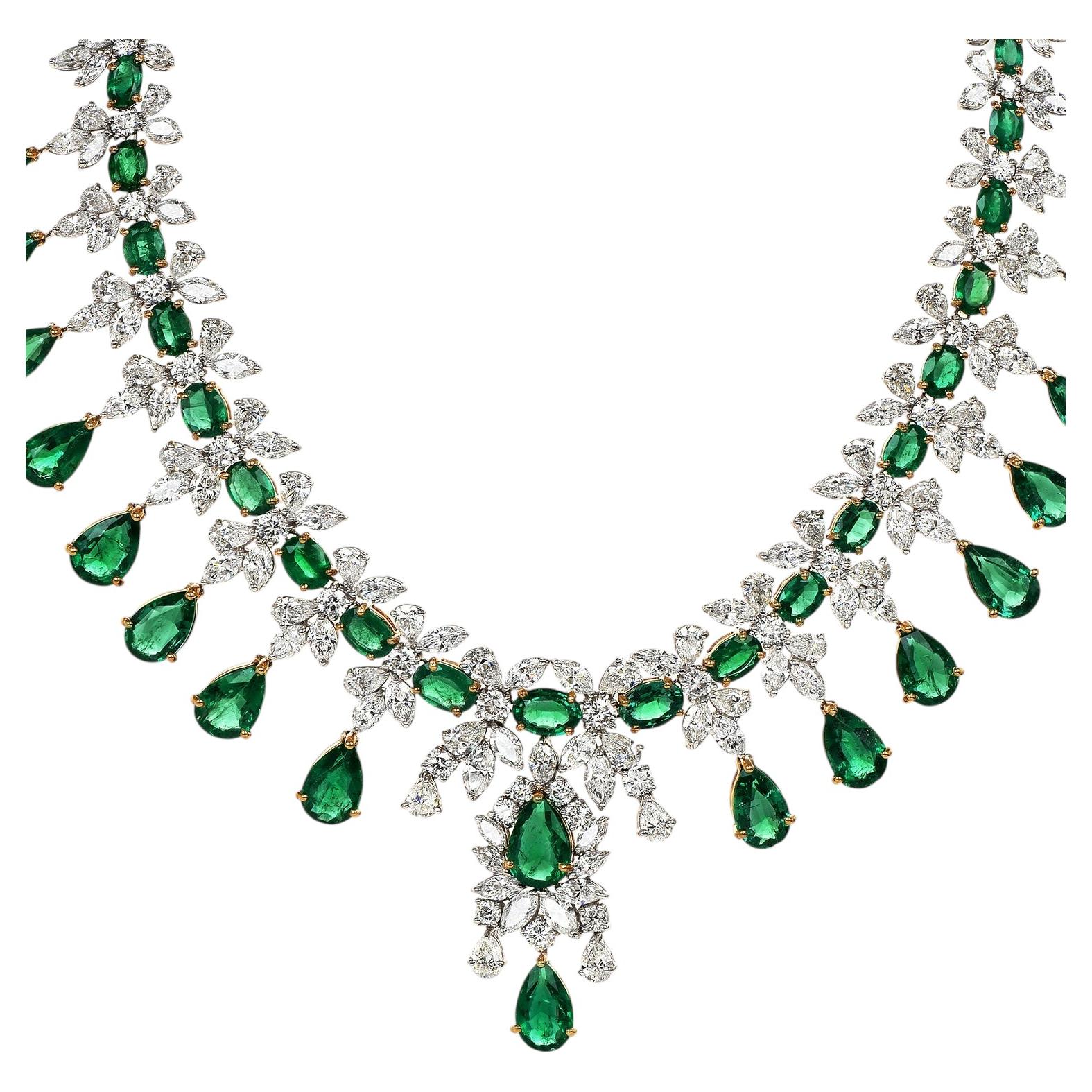 Exquisito 143,00 quilates Diamante Esmeralda Verde Natural Oro de 18 quilates Collar de Gala Jamón