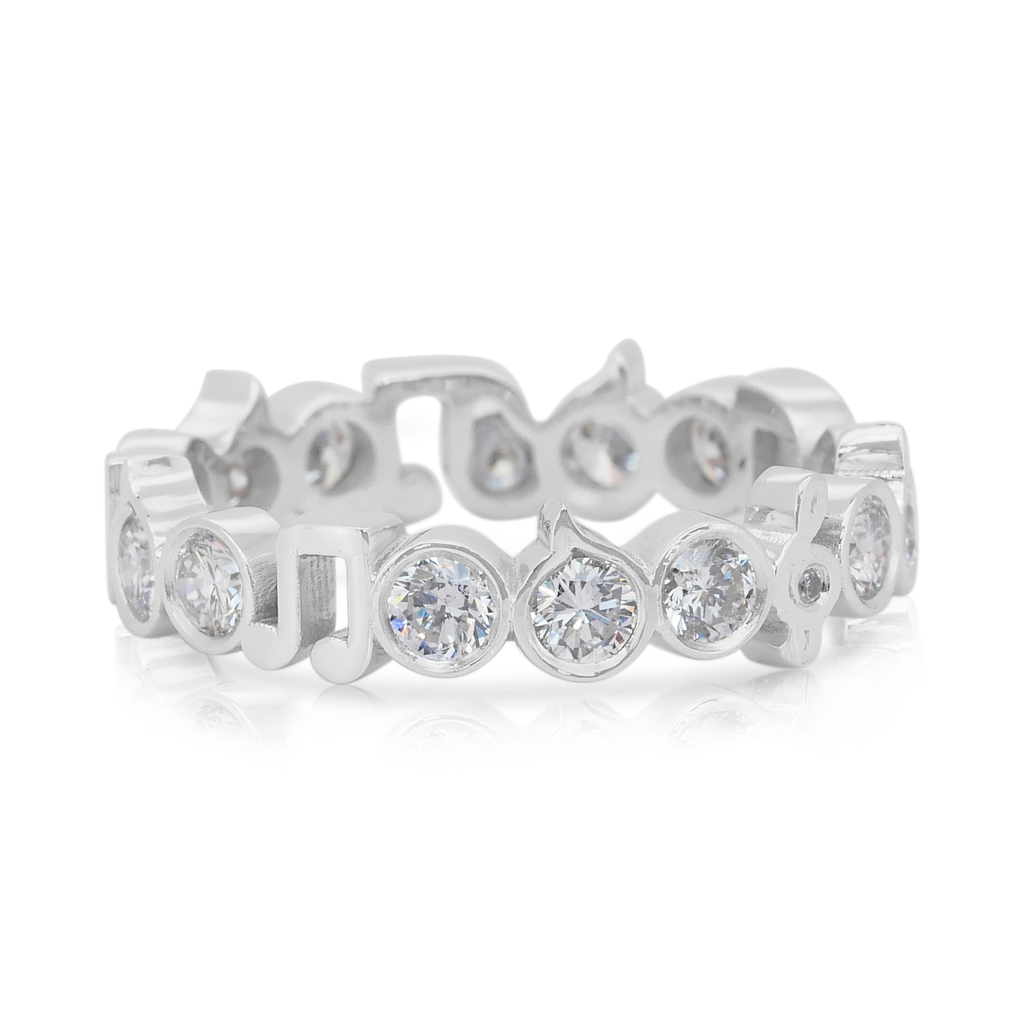 Bague exquise de 1,48ct de diamants naturels en or blanc 14k - certifiée IGI

Conçue pour captiver, cette bague en or blanc 14 carats est centrée sur un éblouissant diamant rond de 1,40 carat de couleur vive et d'une pureté limpide. Quatre diamants