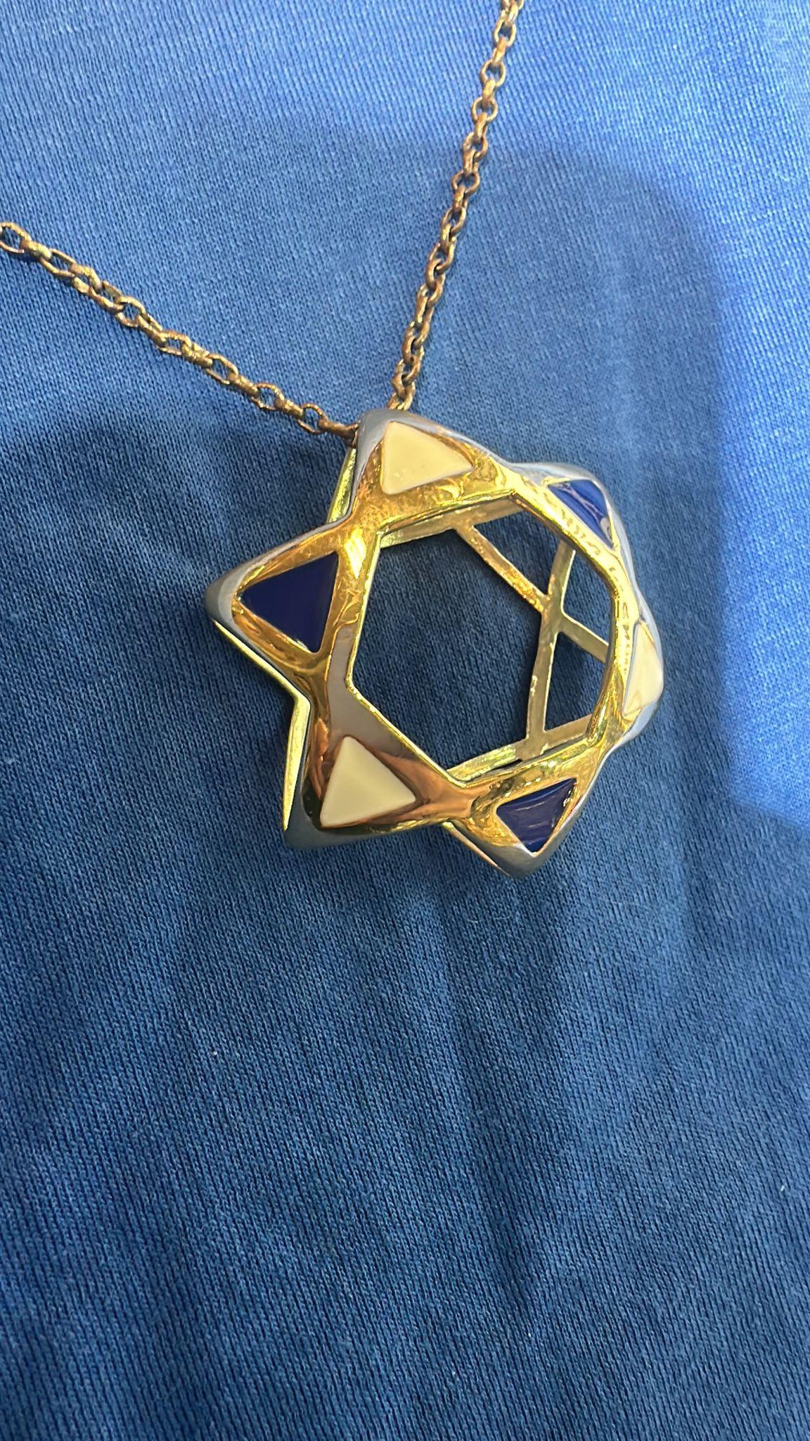 Exquisite 14K Gold Star Pendant with Blue & White Enamel by Nikolai Bachmakov For Sale 3