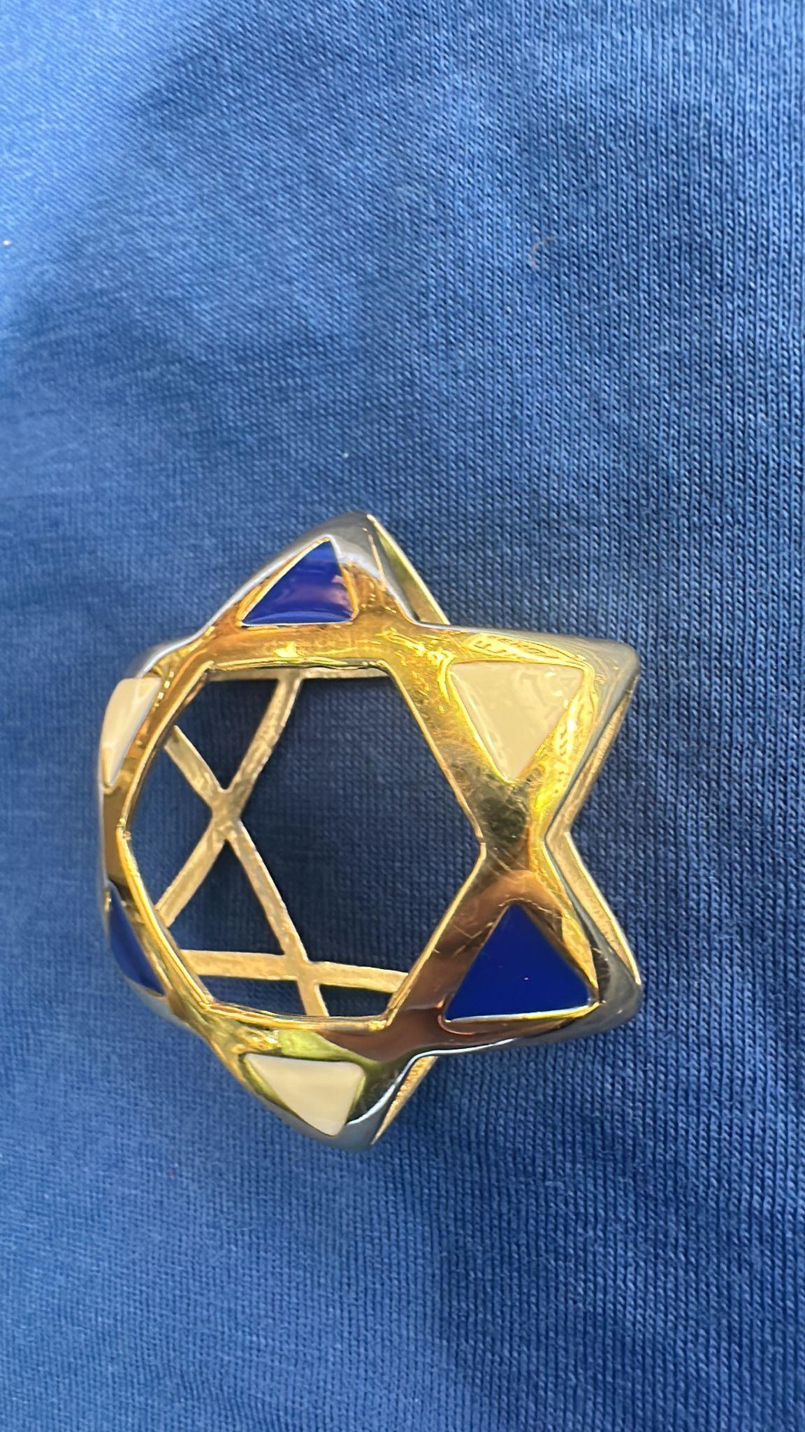 Exquisite 14K Gold Star Pendant with Blue & White Enamel by Nikolai Bachmakov In Excellent Condition For Sale In New York, NY
