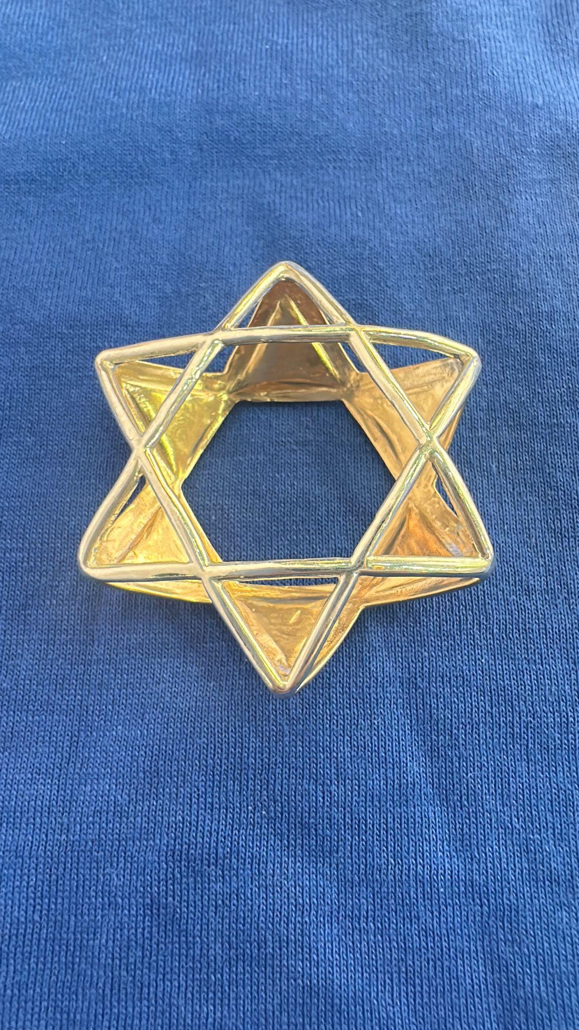 Exquisite 14K Gold Star Pendant with Blue & White Enamel by Nikolai Bachmakov For Sale 1