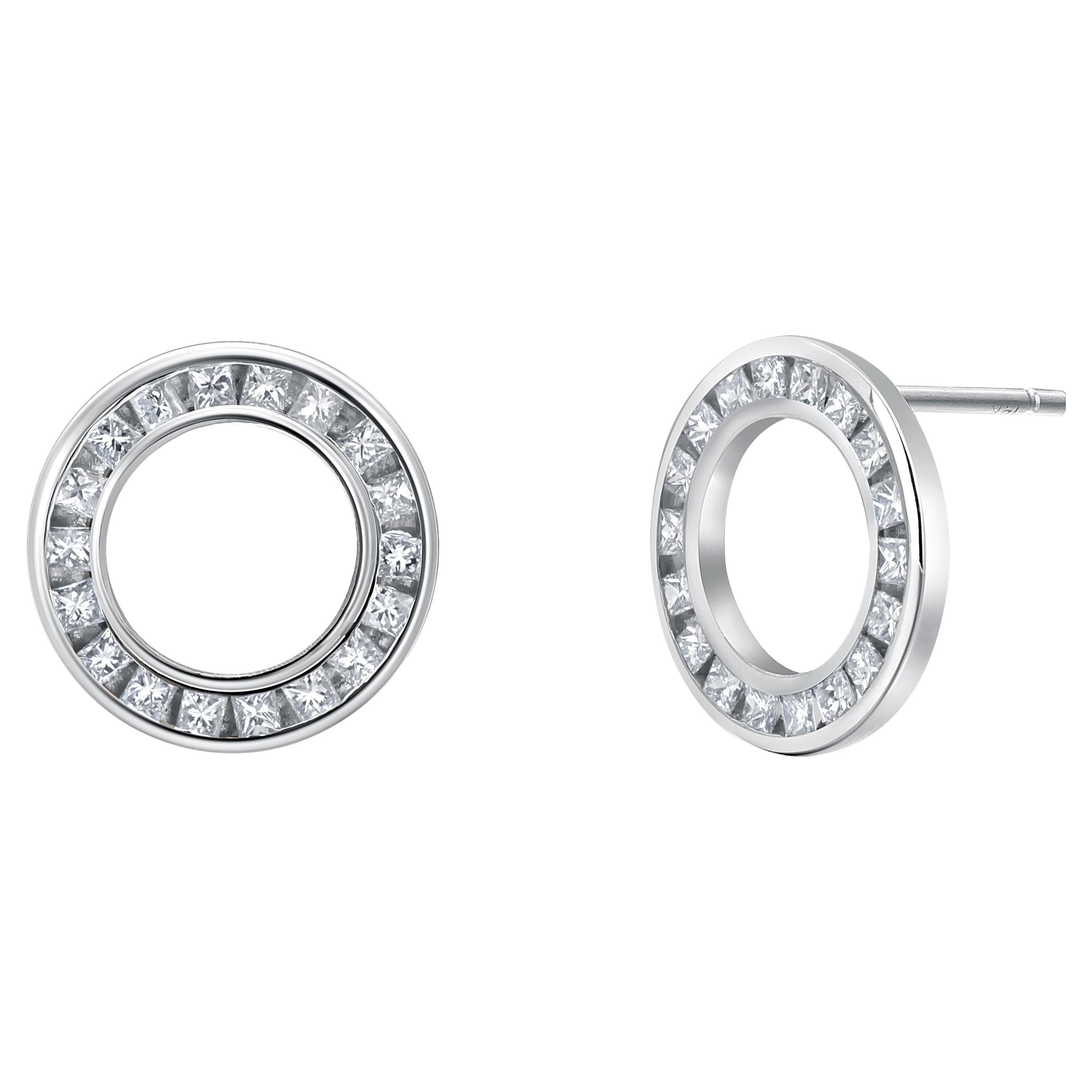 Exquisite 14K White Gold Circle Earrings 36 Princess Cut Diamonds 1.10 Carats For Sale