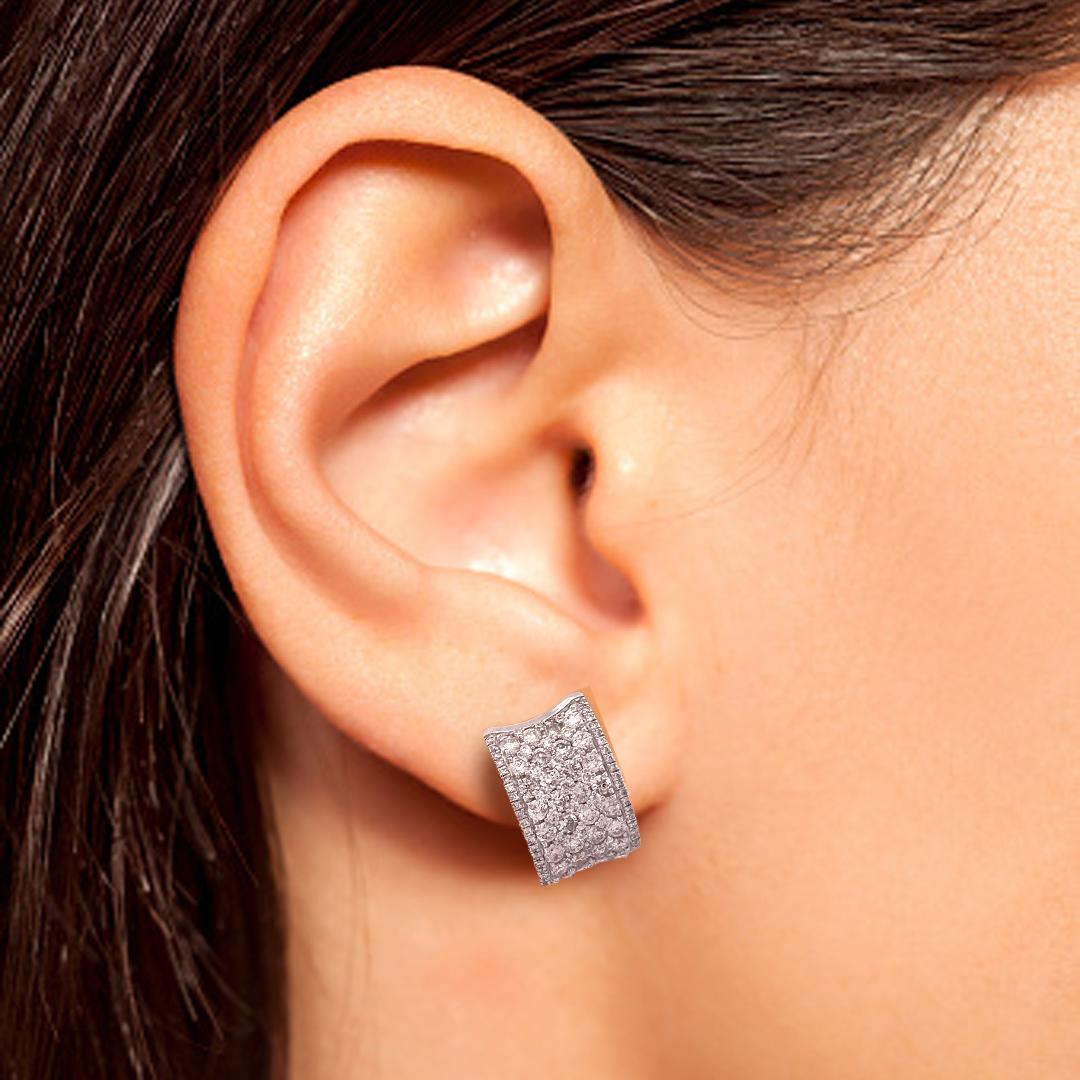 Squisiti orecchini con diamanti in oro bianco 14K In condizioni Nuovo in vendita a New York, NY