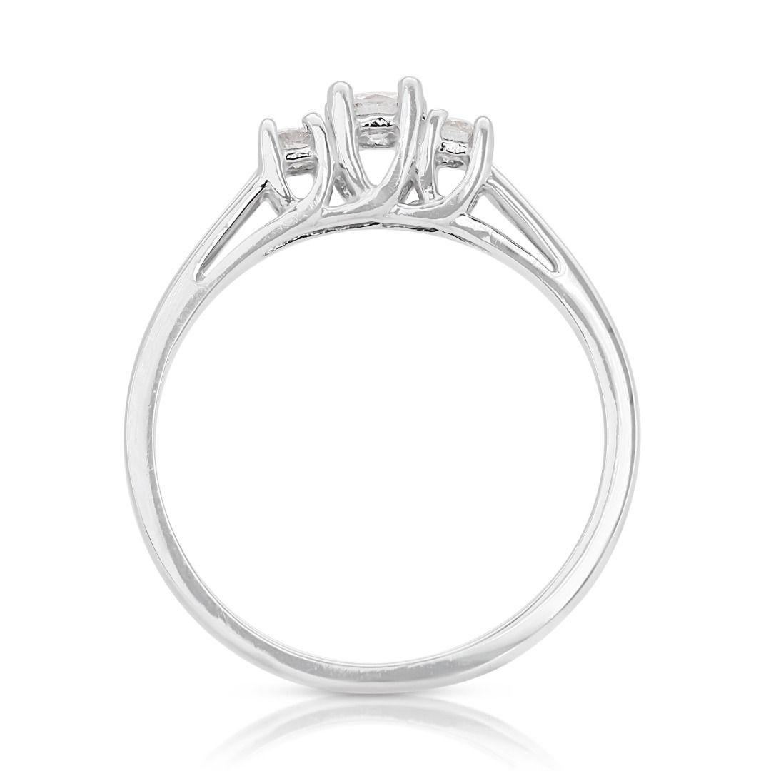 Exquisite 14K White Gold Ring with 0.22ct 3-stone Natural Diamonds For Sale 1