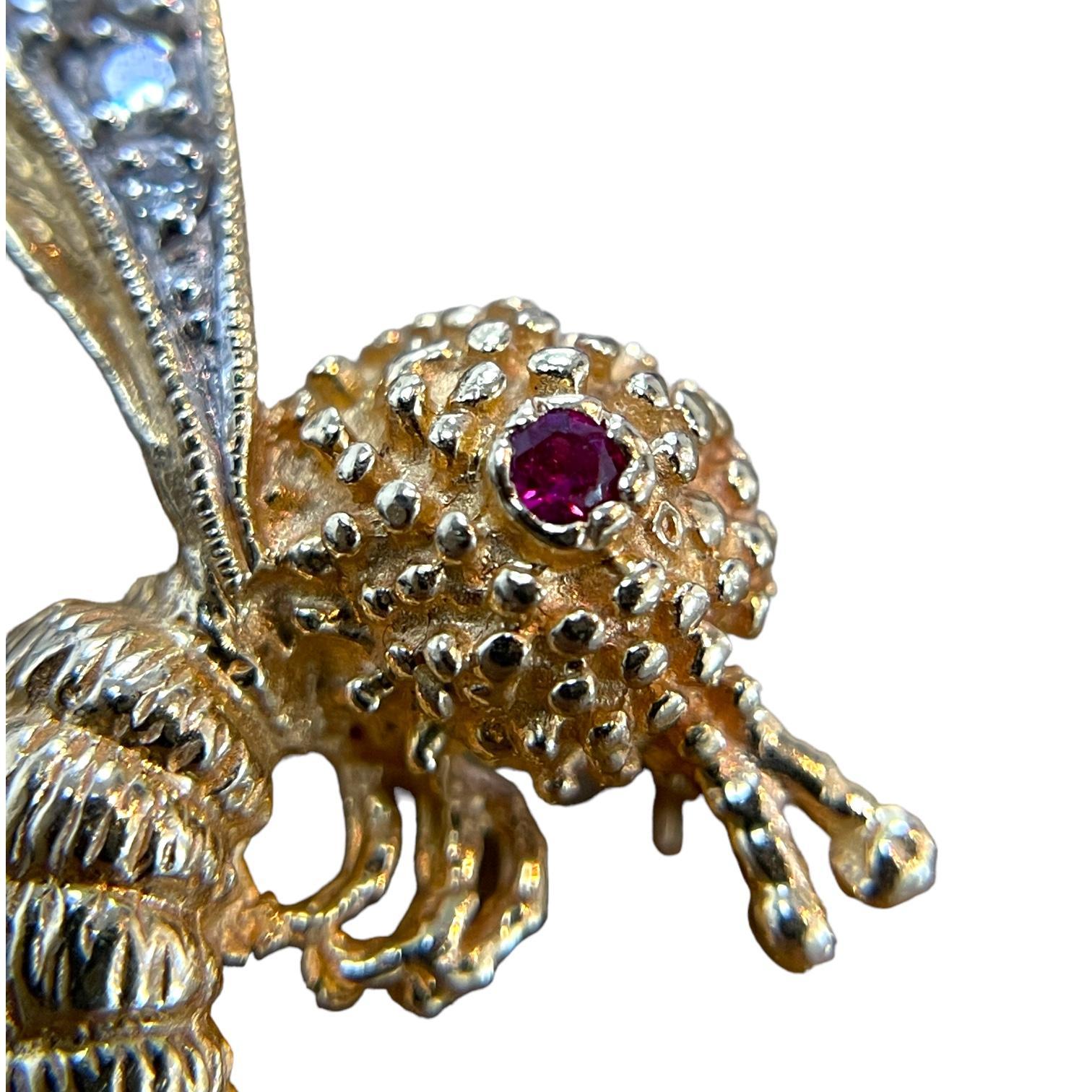 Mixed Cut Exquisite 14K Yellow Gold Bumblebee Brooch with Ruby Eye and Natural Diamonds For Sale