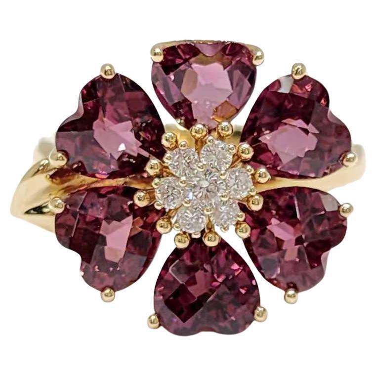 Bague exquise en or jaune 14K à fleur de grenat avec diamants