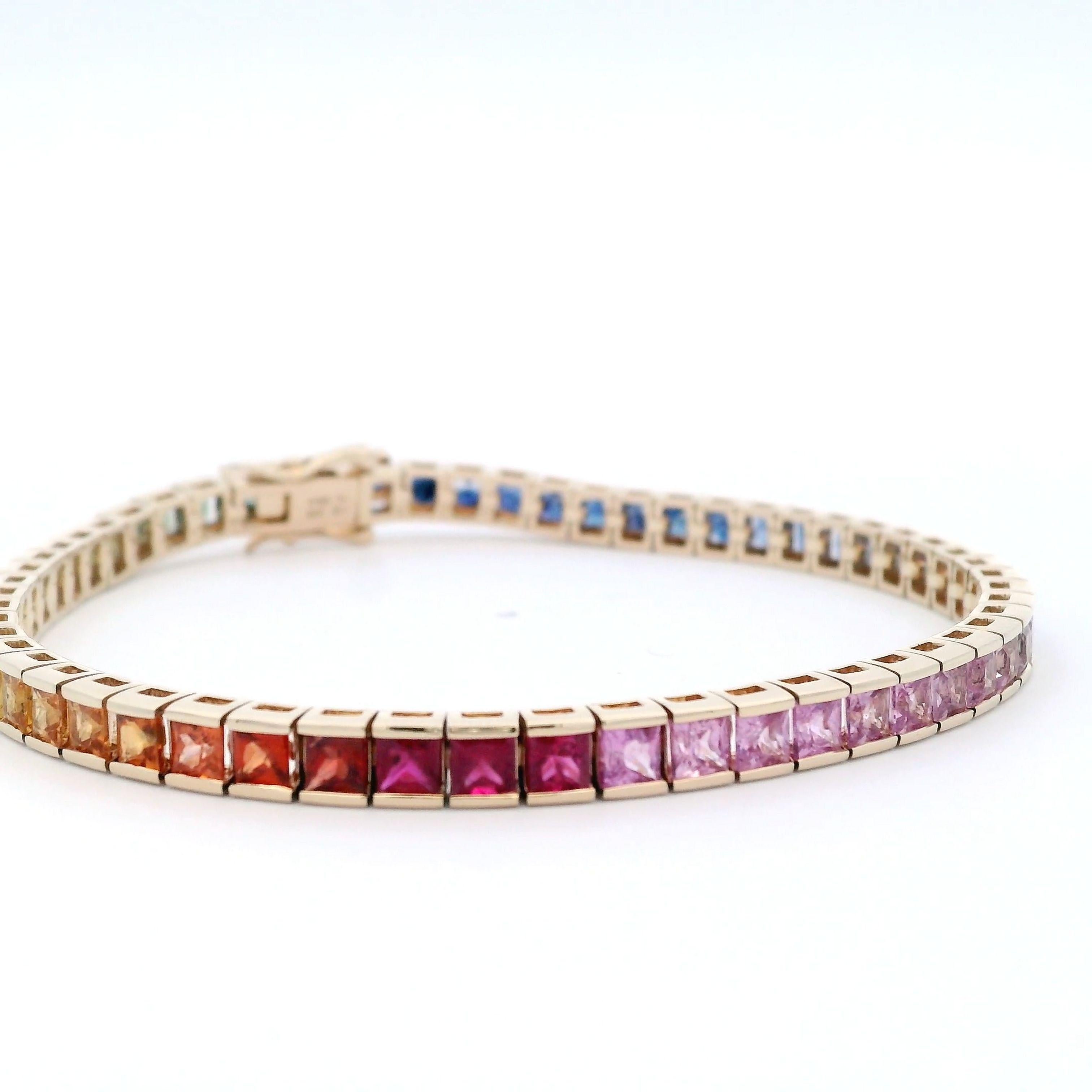 Bracelet exquis en or jaune 14 carats avec saphirs multicolores Neuf - En vente à New York, NY