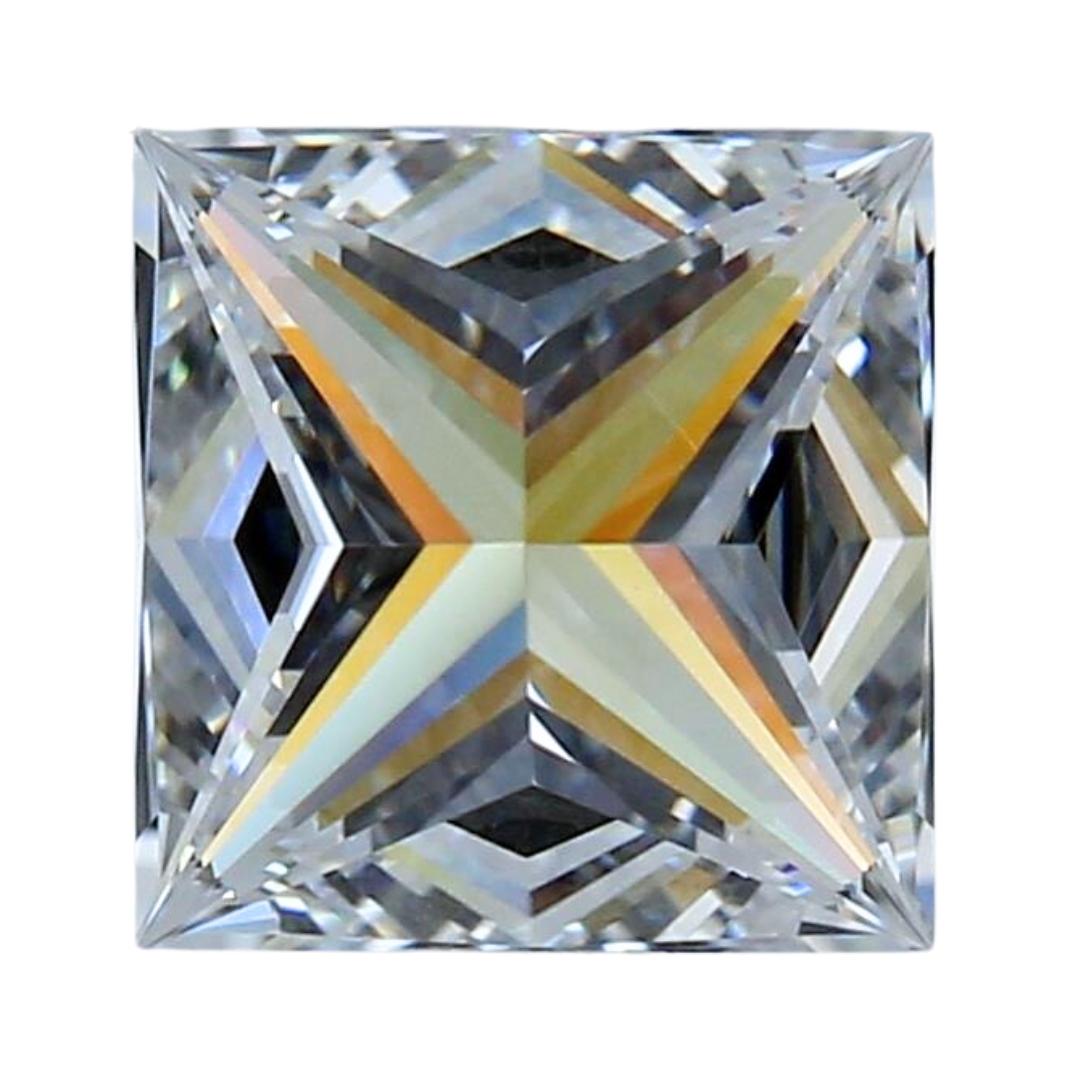 Women's Exquisite 1.52ct Ideal Cut Square Diamond - GIA Certified For Sale