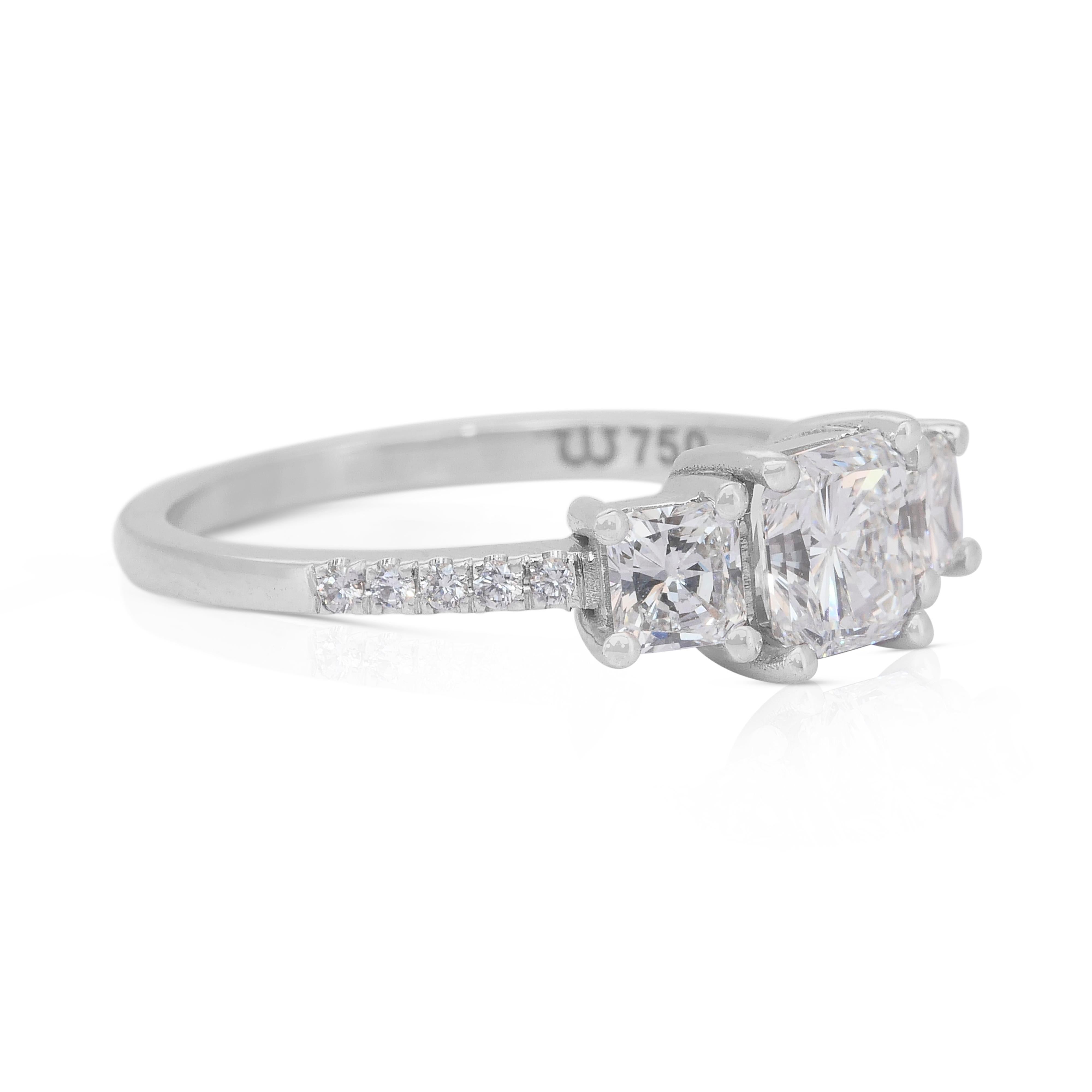 Radiant Cut Exquisite 1.53ct Diamonds 3-Stone Ring in 18k White Gold - IGI Certified For Sale