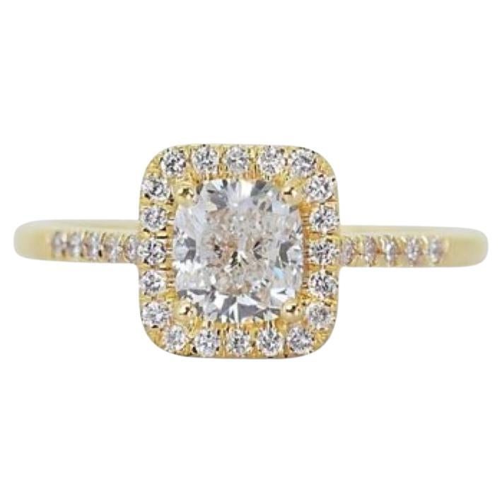 Magnifique bague en or jaune 18 carats avec diamant coussin de 1,54 carat en vente
