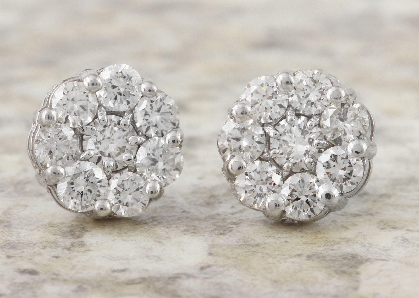 Exquisite 1.65 Carats Natural VS Diamond 14K Solid White Gold Stud Earrings

Amazing looking piece!

Total Natural Round Cut Diamonds Weight: 1.65 Carats (both earrings) VS2-SI1 / G-H

Diameter of the Earring is: 9.68mm

Total Earrings Weight is: