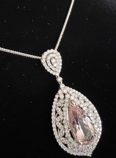 Exquisite 17 Carat Pink Morganite and Diamond Pendant Necklace in 18K White Gold