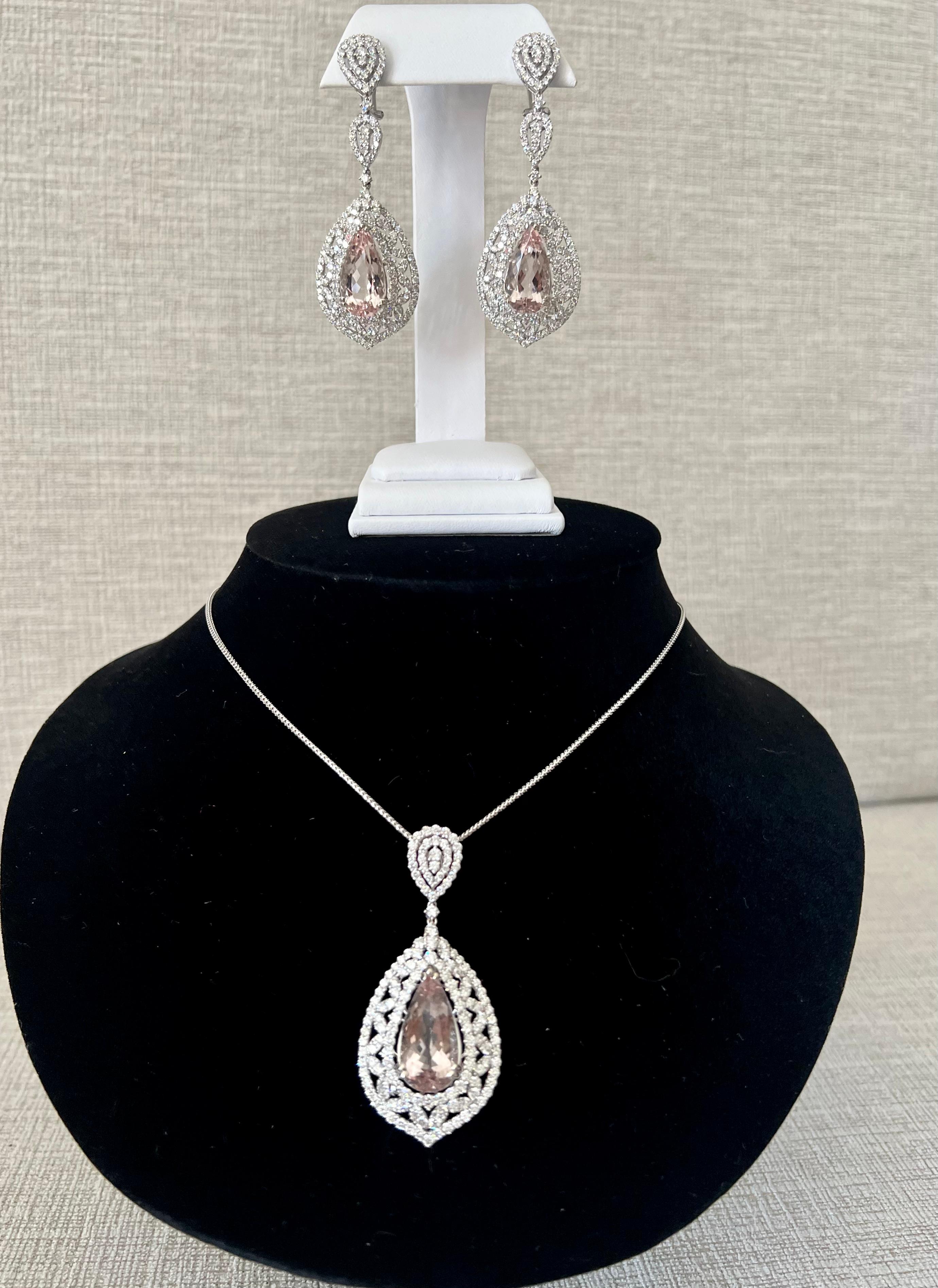 Exquisite 17 Karat rosa Morganit und Diamant-Anhänger-Halskette aus 18 Karat Weißgold (Tropfenschliff) im Angebot