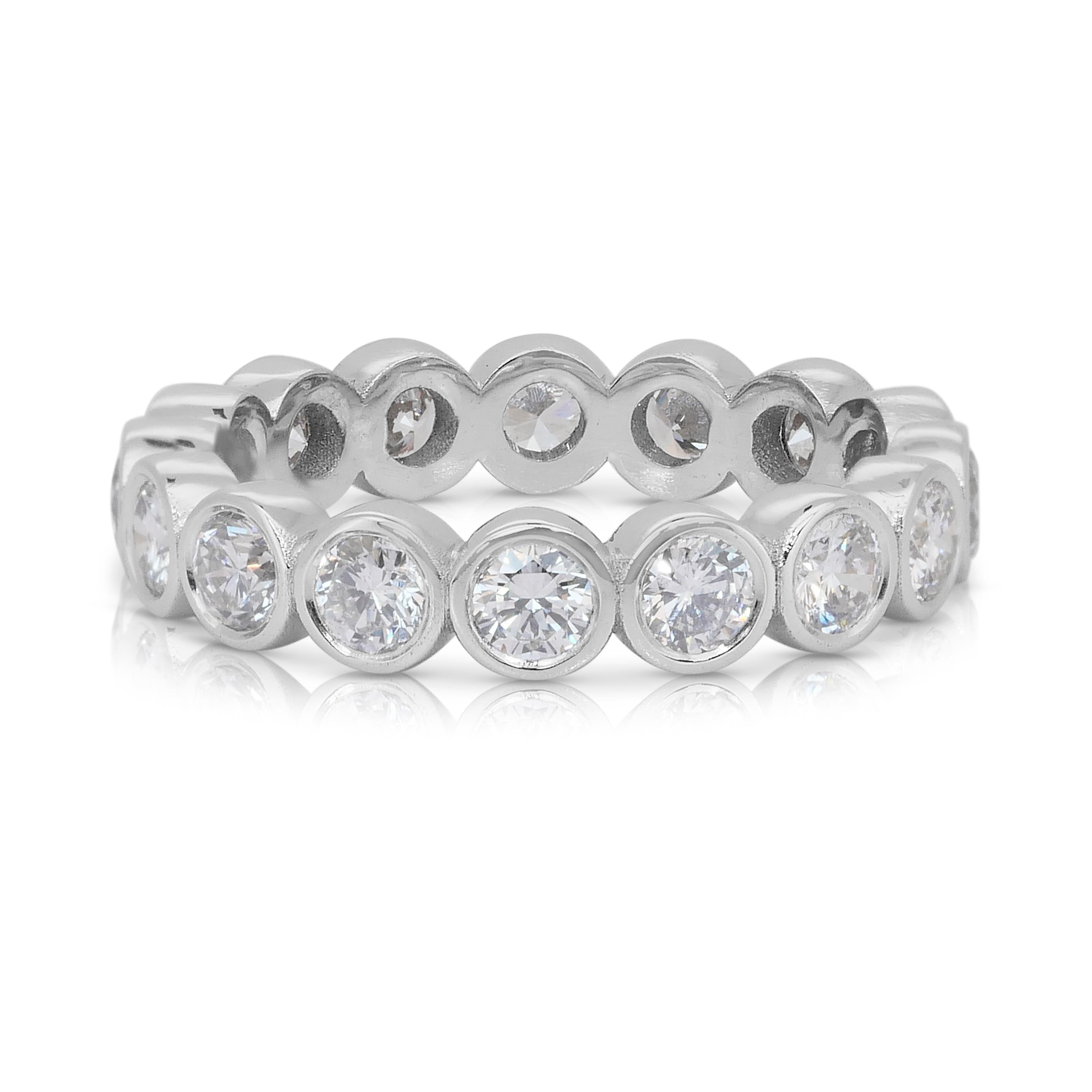 Exquisite 1,75ct Diamanten Eternity Ring in 18k Weißgold - IGI zertifiziert im Angebot 1