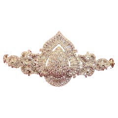 Exquisite 18 Carat Diamond Scalloping Pear Shape 18K White Gold Diamond Bracelet