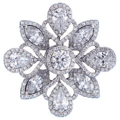 Exquisite 18 Karat White Gold and Diamond Flowers Pendant for Necklace Exquisite 18 Karat White Gold and Diamond Flowers Pendant for Necklace