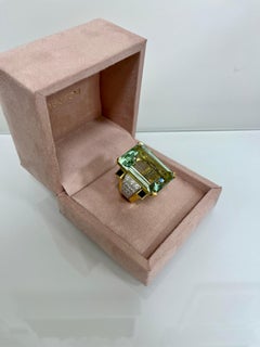 Exquisite 18 Karat Yellow Gold Aquamarine Diamonds Sapphires Cocktail Ring