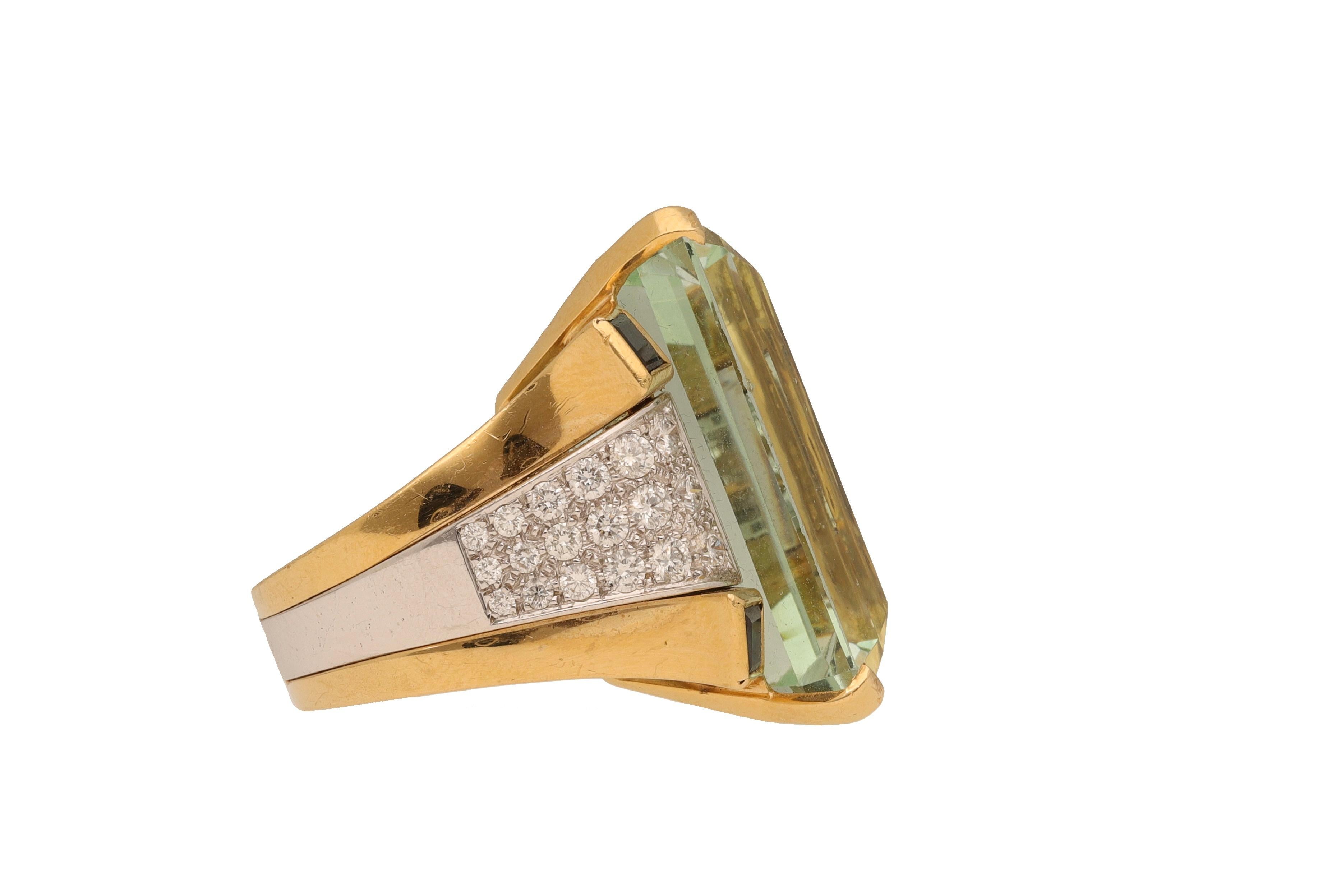 Women's Exquisite 18 Karat Yellow Gold Aquamarine Diamonds Sapphires Cocktail Ring For Sale