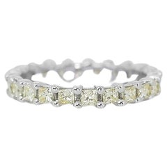Exquisite 18 kt. White Gold Ring with 1.35 ct Total Natural Diamonds - AIG Cert