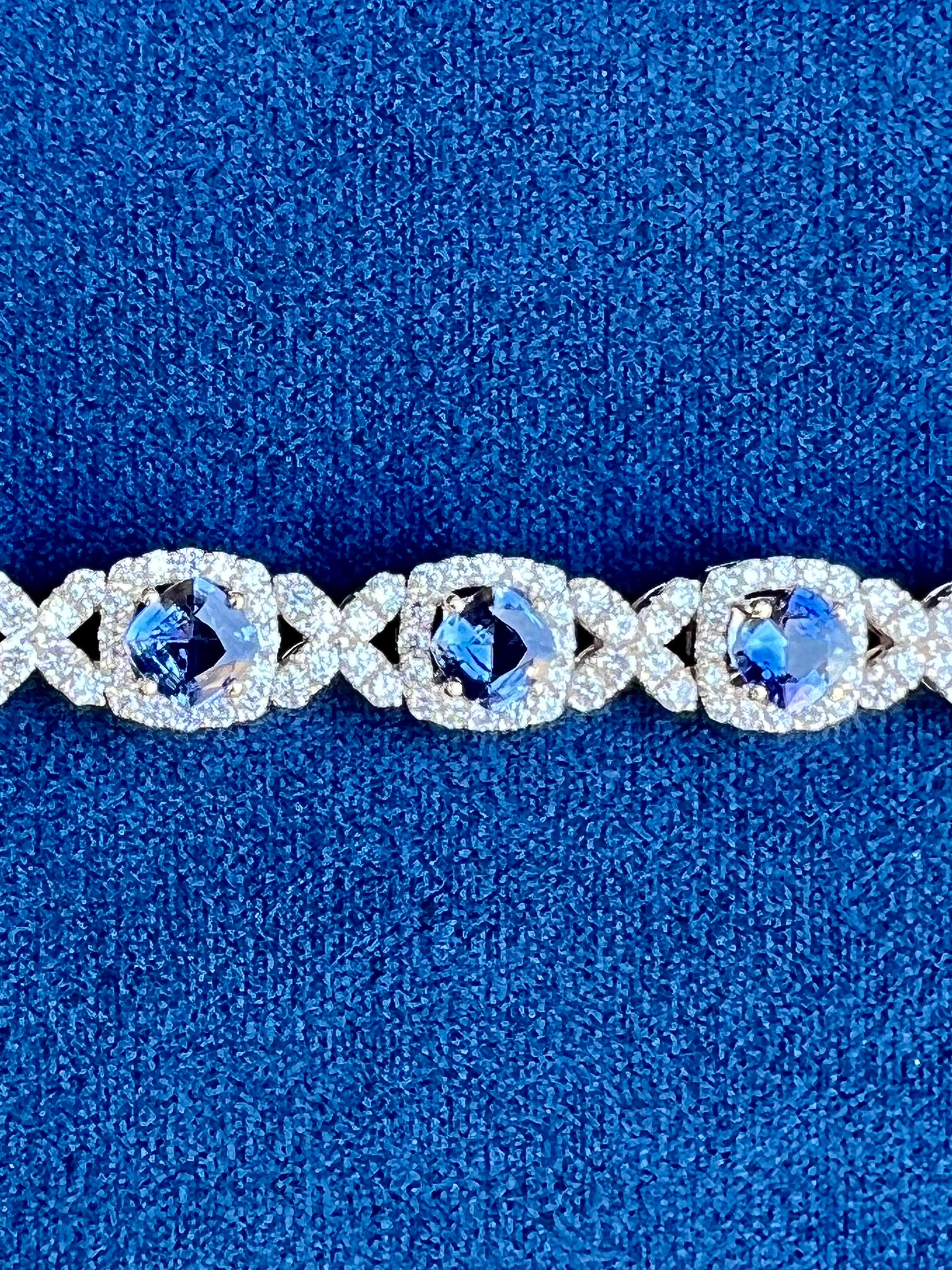 Exquisite 18.78 Carat Ceylon Sapphire and Diamond 18 Karat Gold Tennis Bracelet  1