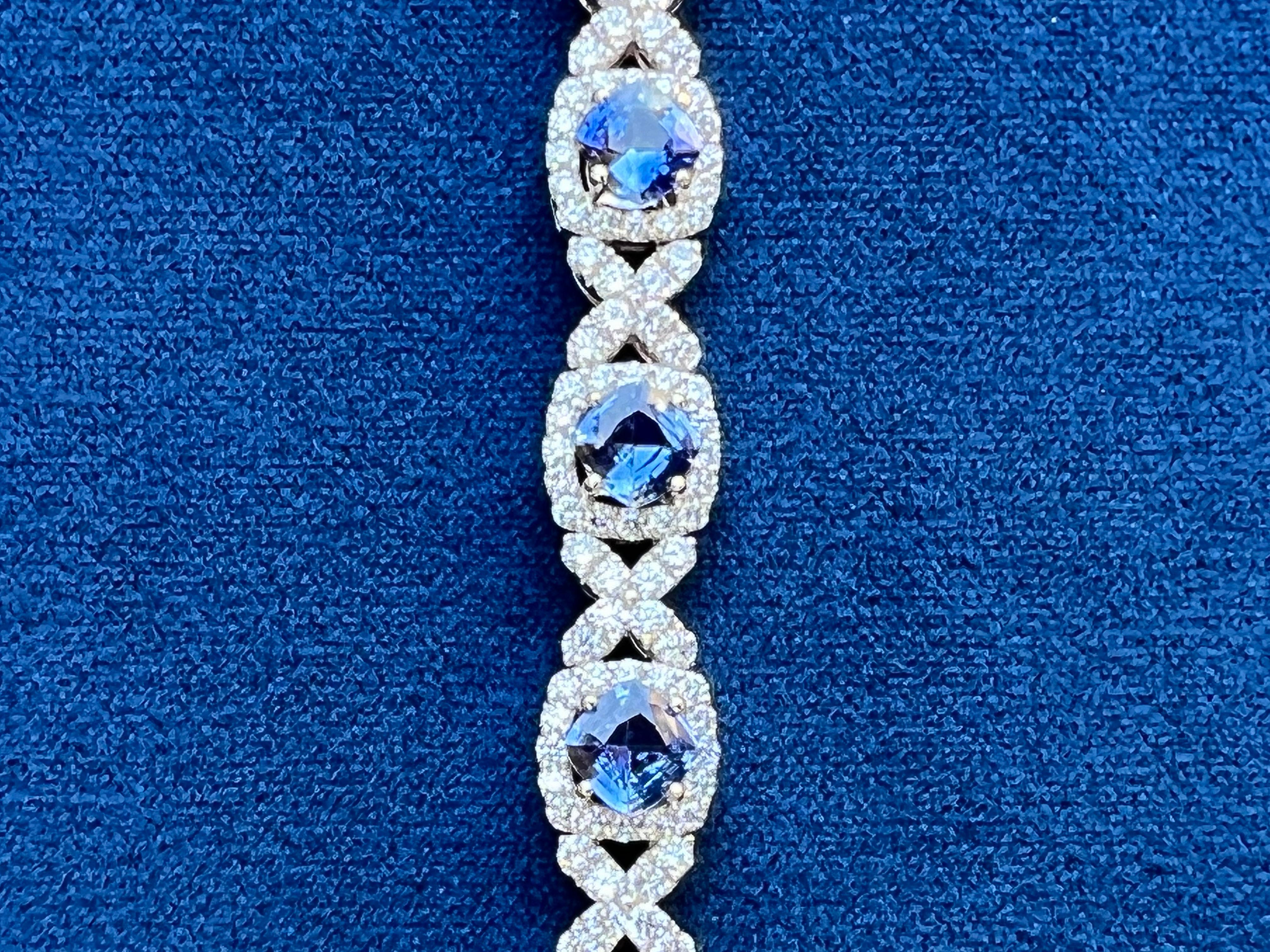 Exquisite 18.78 Carat Ceylon Sapphire and Diamond 18 Karat Gold Tennis Bracelet  2