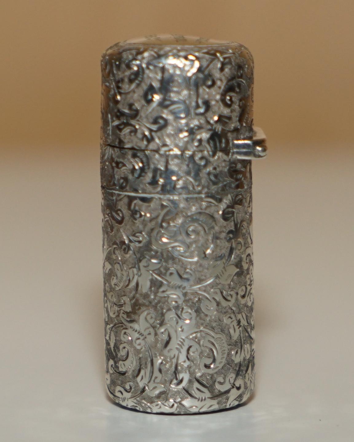Vittoriano ESQUISITA BOTTIGLIA DI PROFUMO VITTORIANA 1881 HALLMARKED STERLING SAMPSON MORDAN in vendita