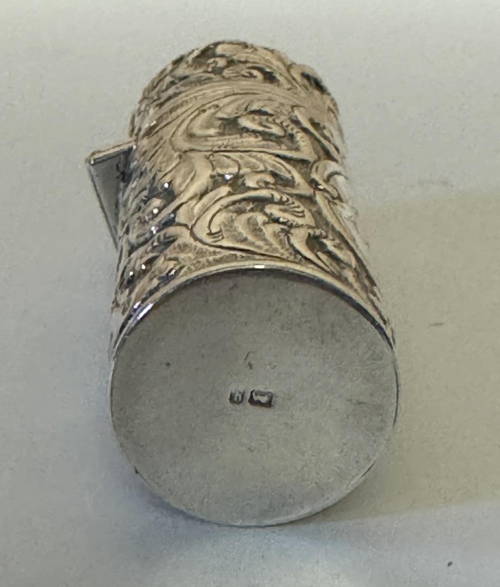 EXQUISITE 1891 HALLMARKED STERLING SILVER REPOUSSE VICTORiAN SCENT BOTTLE 6