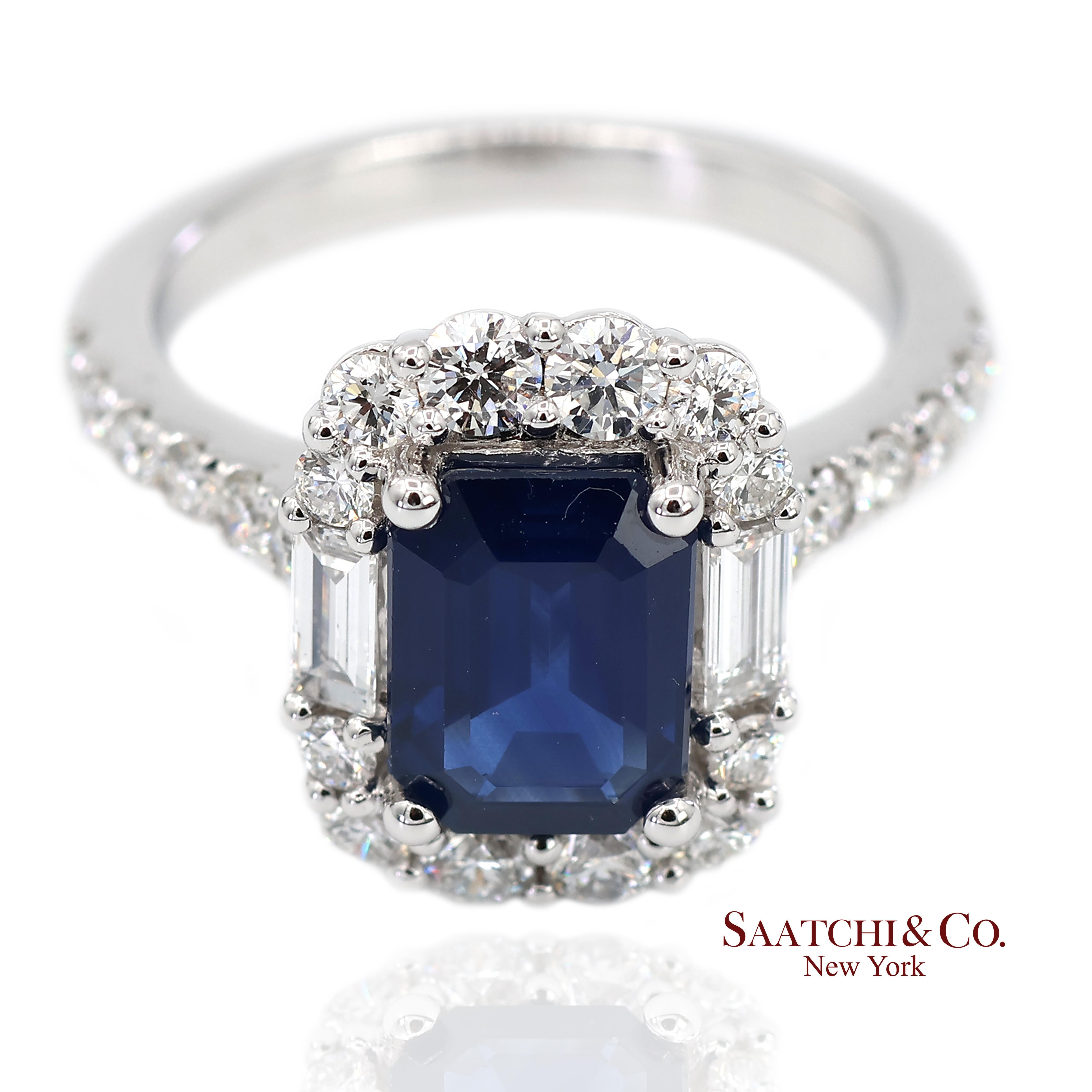 Femenino o masculino Exquisito anillo de zafiro azul real y diamante natural de oro blanco 750 de 18 quilates en venta