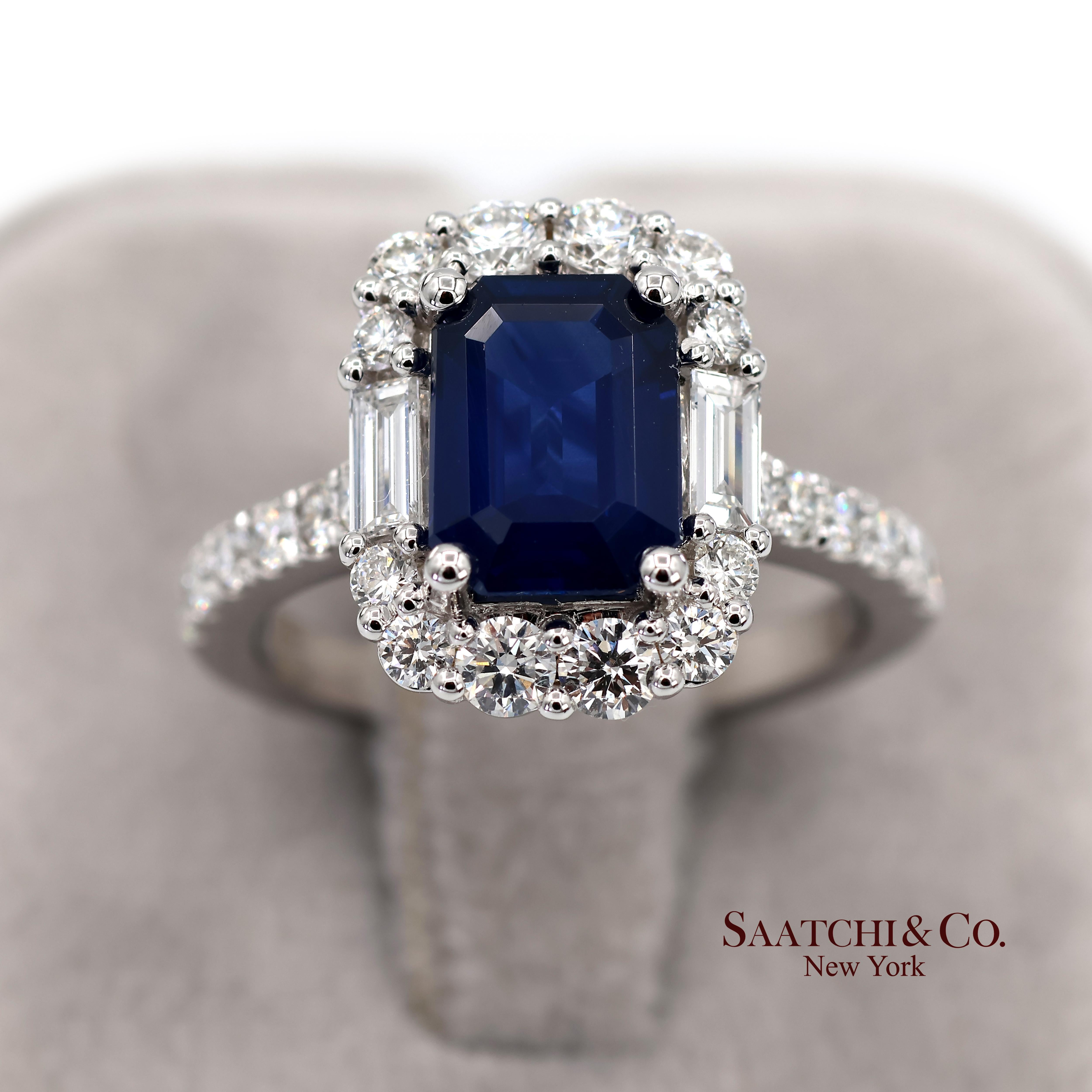 Exquisito anillo de zafiro azul real y diamante natural de oro blanco 750 de 18 quilates en venta 1