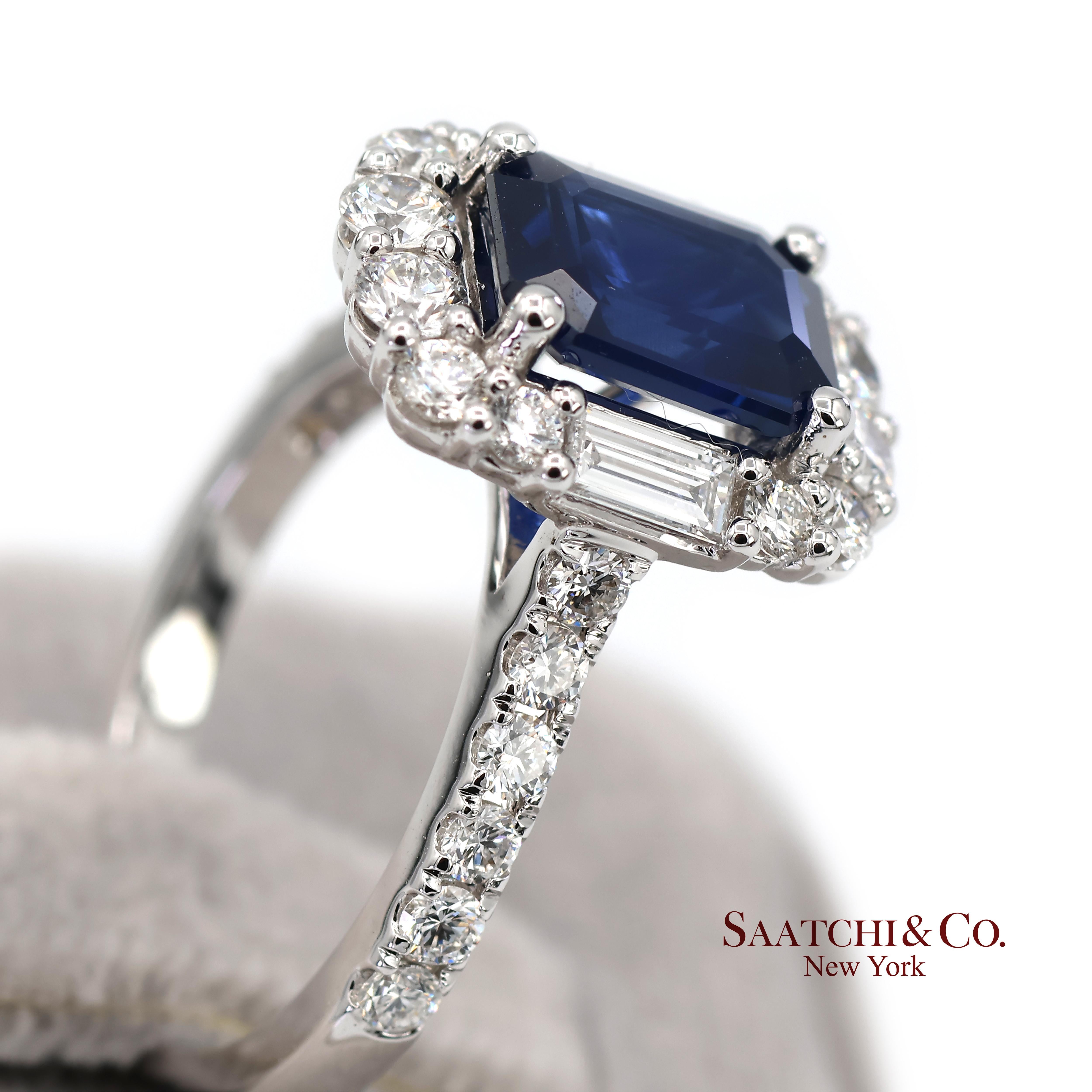 Exquisito anillo de zafiro azul real y diamante natural de oro blanco 750 de 18 quilates en venta 2
