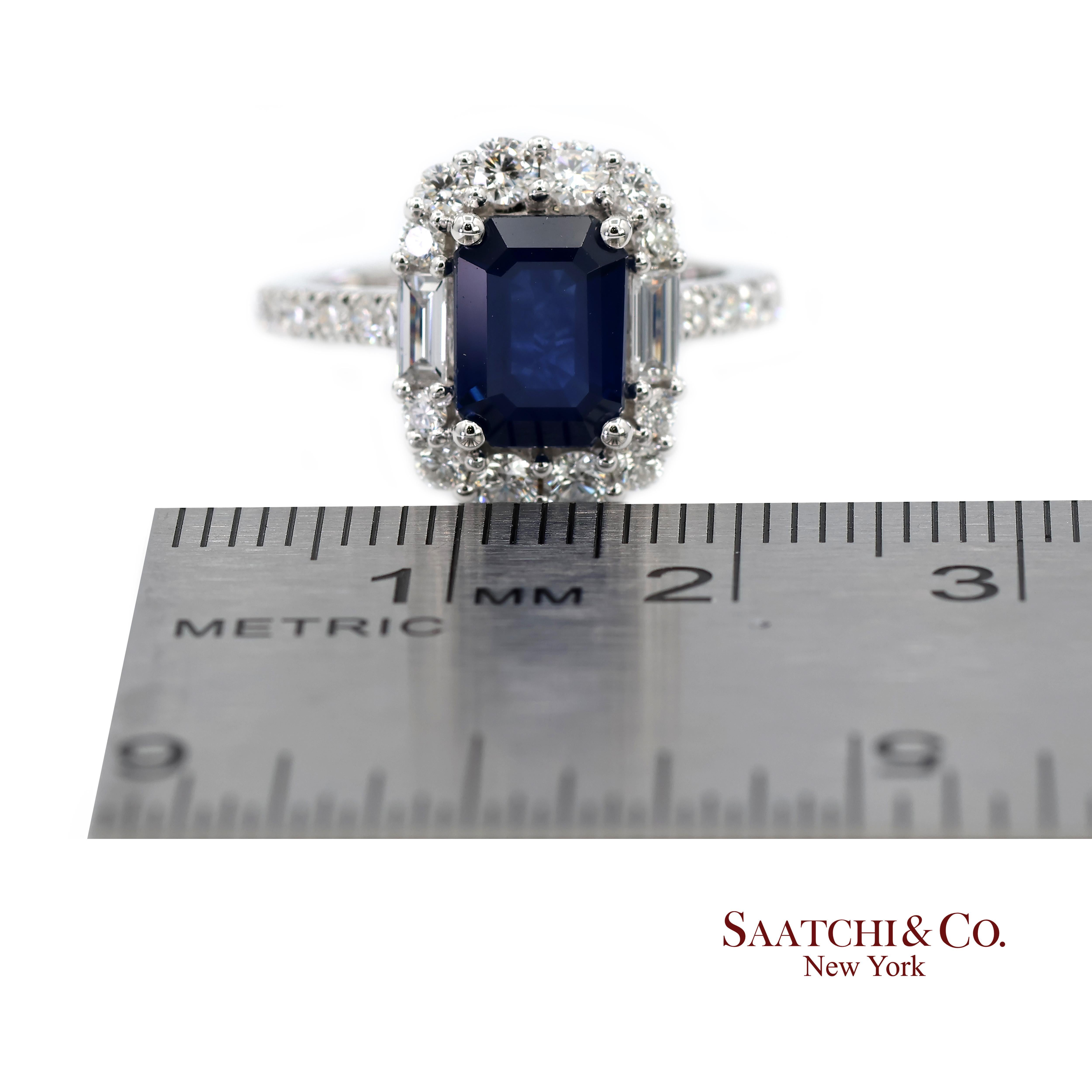 Exquisito anillo de zafiro azul real y diamante natural de oro blanco 750 de 18 quilates en venta 3