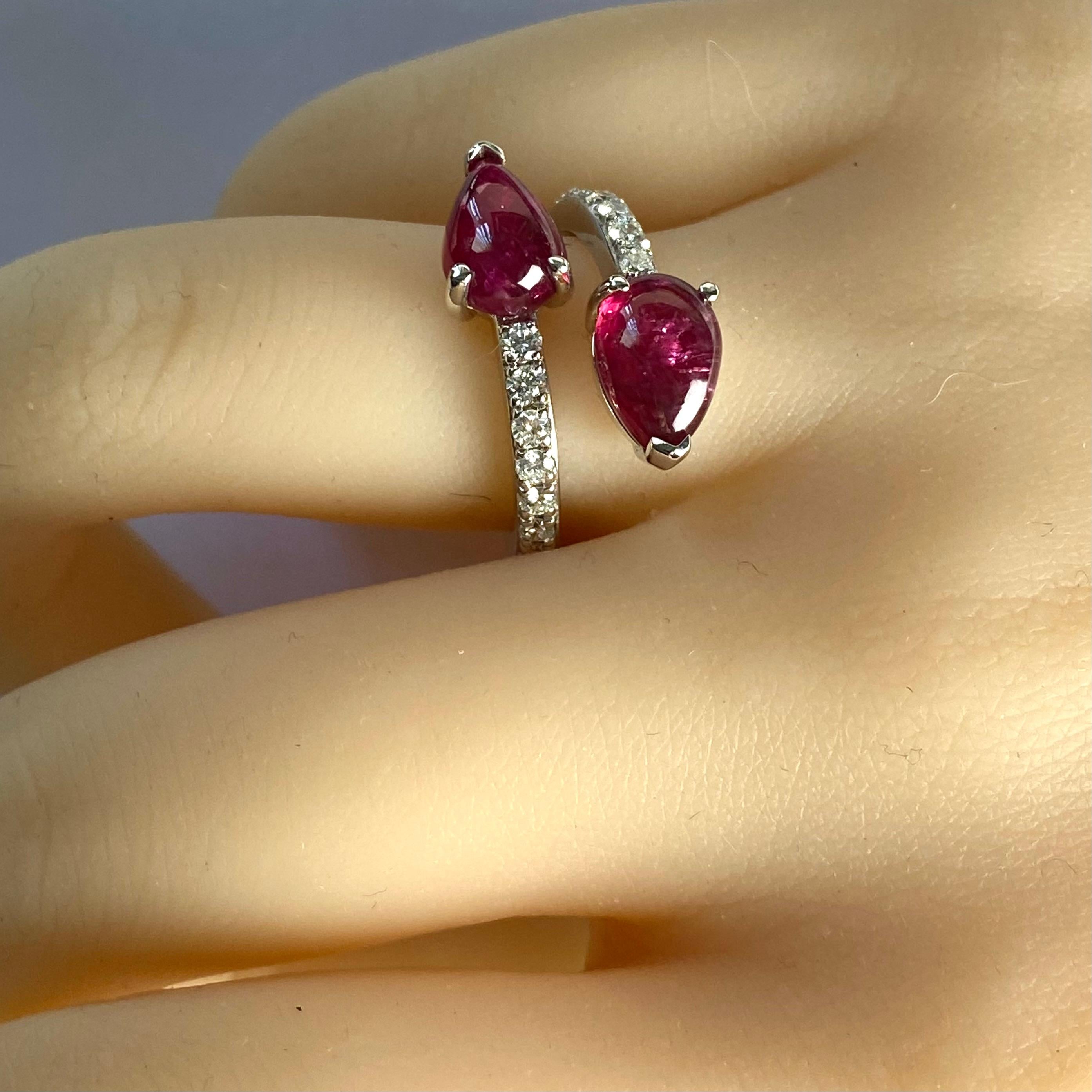 Exquisite 18K Gold Double Split Cocktail Ring with Fine Burma Rubies and Diamond For Sale 2