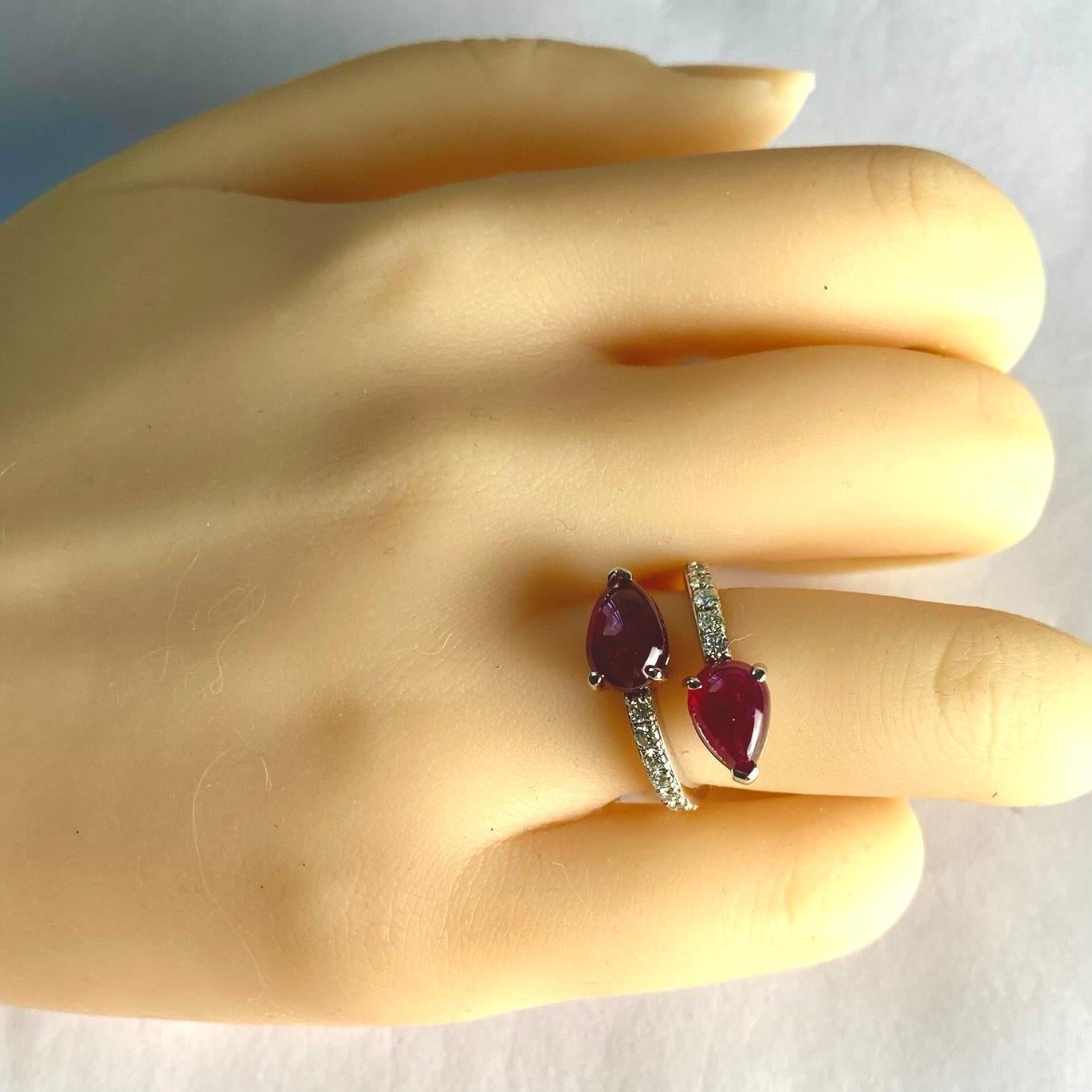 Exquisite 18K Gold Double Split Cocktail Ring with Fine Burma Rubies and Diamond For Sale 3