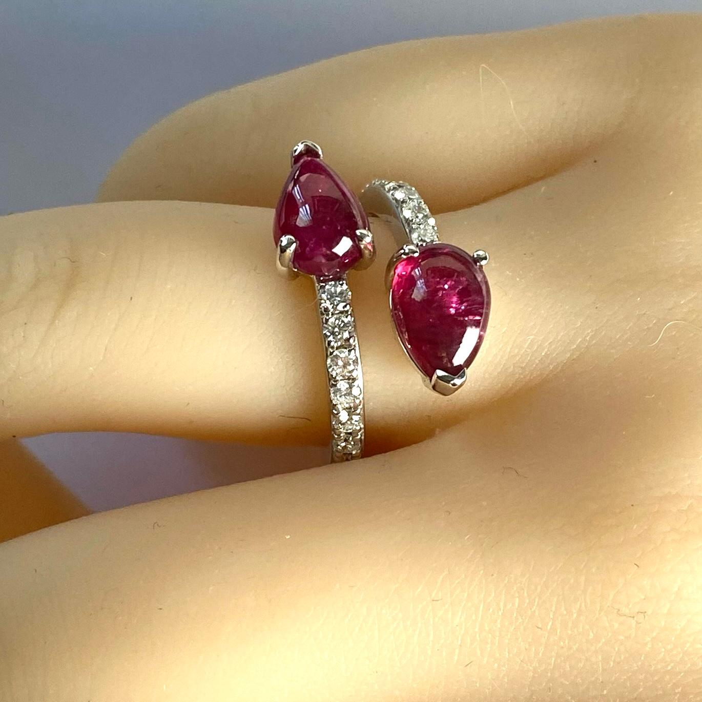 Exquisite 18K Gold Double Split Cocktail Ring with Fine Burma Rubies and Diamond In New Condition For Sale In New York, NY