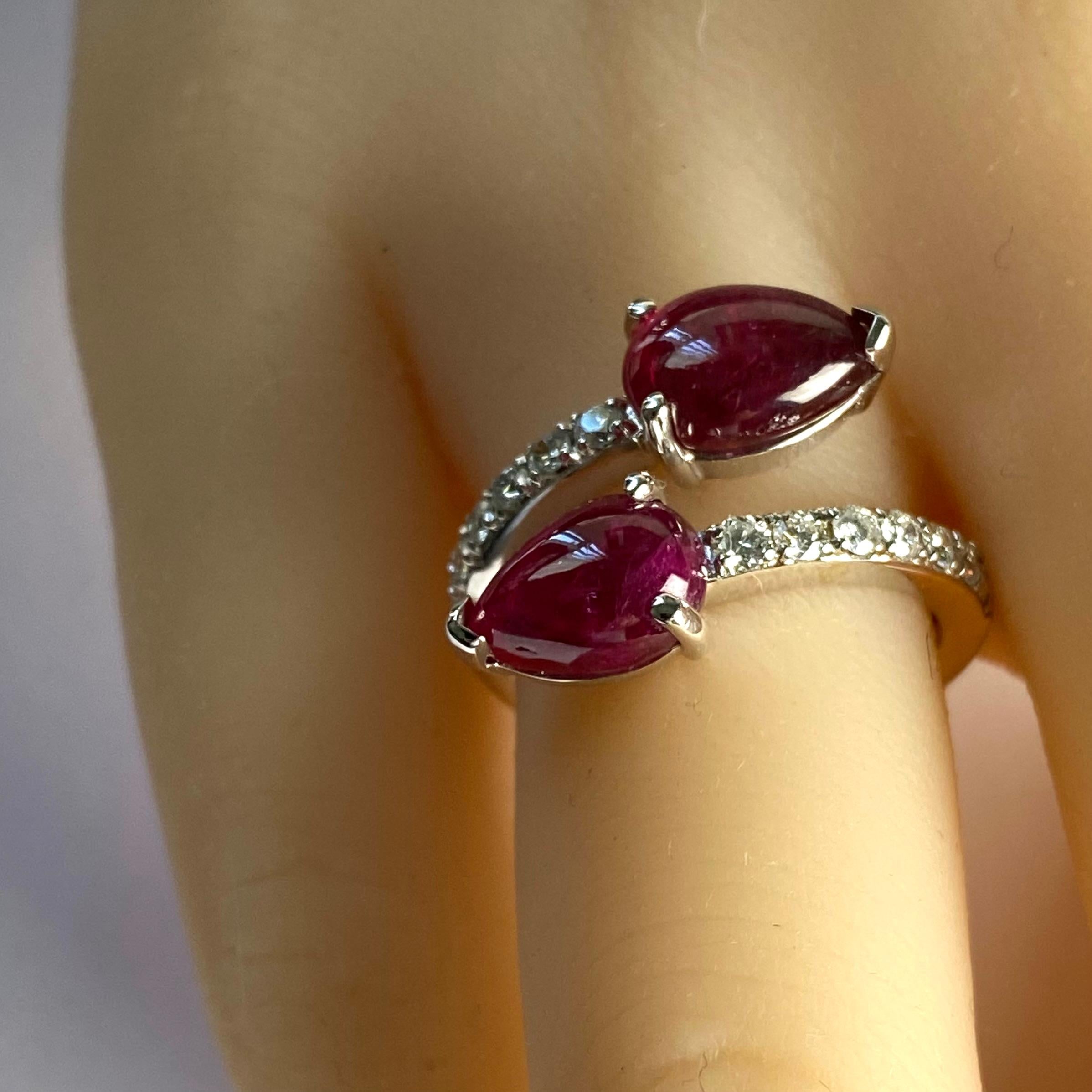 Exquisite 18K Gold Double Split Cocktail Ring with Fine Burma Rubies and Diamond For Sale 1