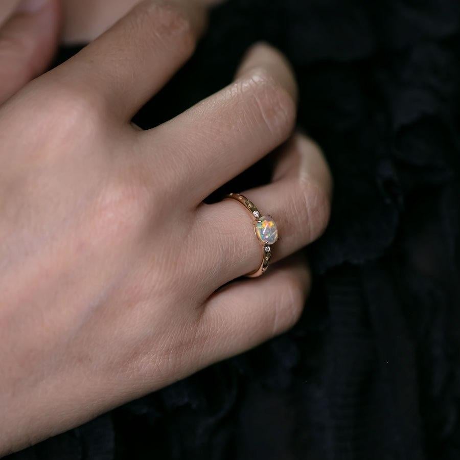 Arts and Crafts Squisito anello di fidanzamento in oro 18 carati con diamanti opale di fuoco messicana in vendita