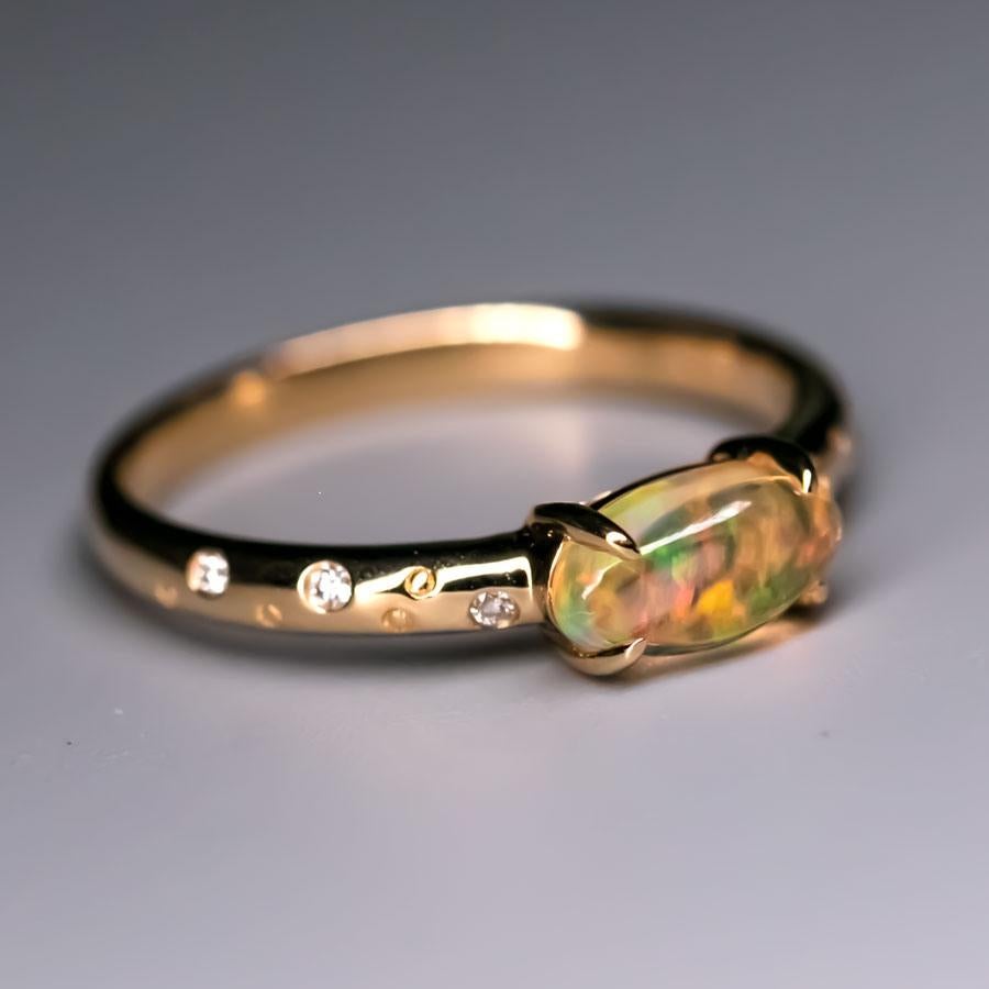 Exquisite 18K Gold Engagement Ring with Mexican Fire Opal Diamonds In New Condition For Sale In Suwanee, GA