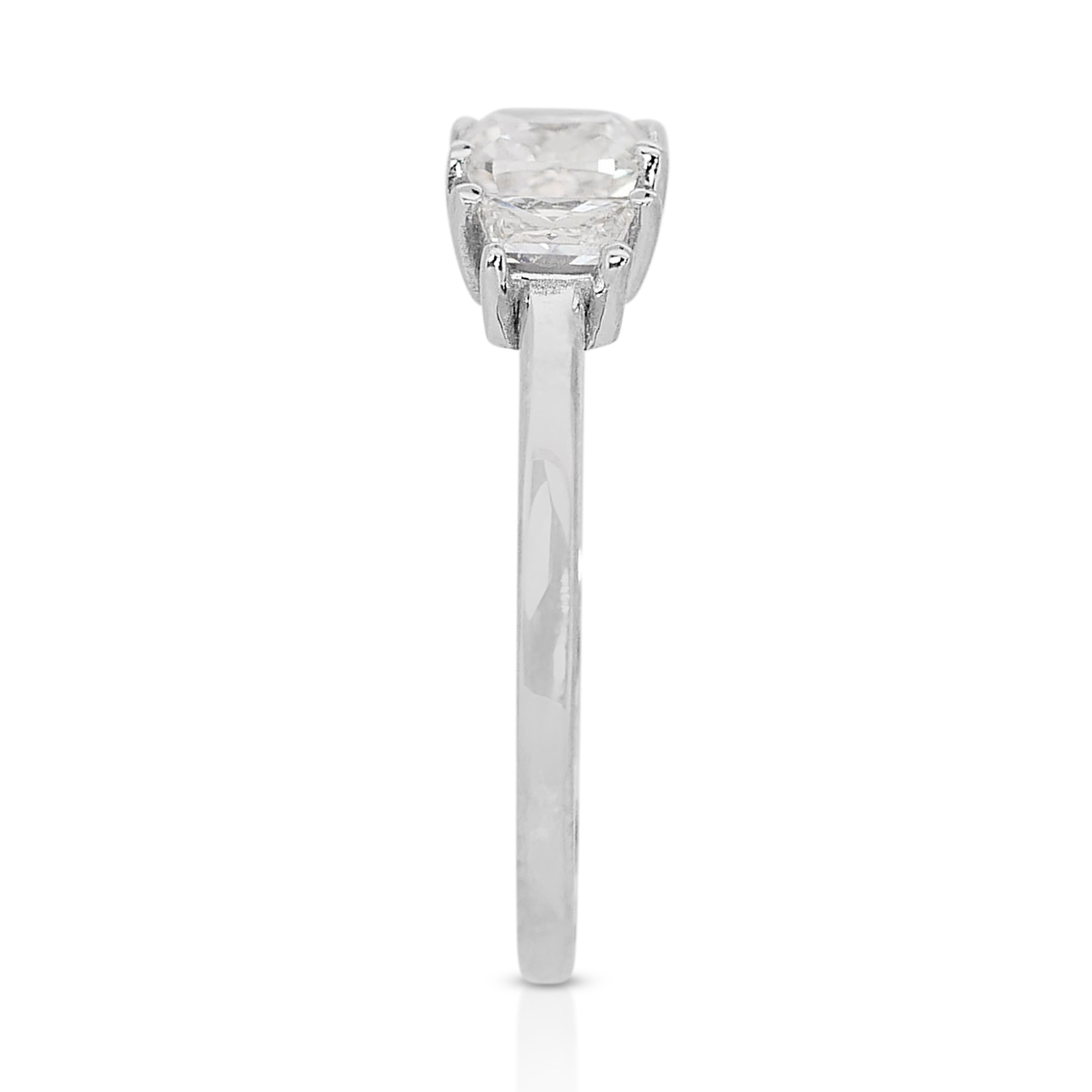 Exquisite 18K White Gold 3-Stone Diamond Ring with 1.24ct- GIA Certified  For Sale 1