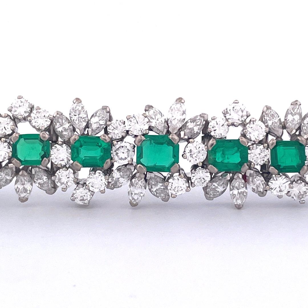 Women's Exquisite 18K White Gold Bracelet with Emeralds and Diamonds For Sale