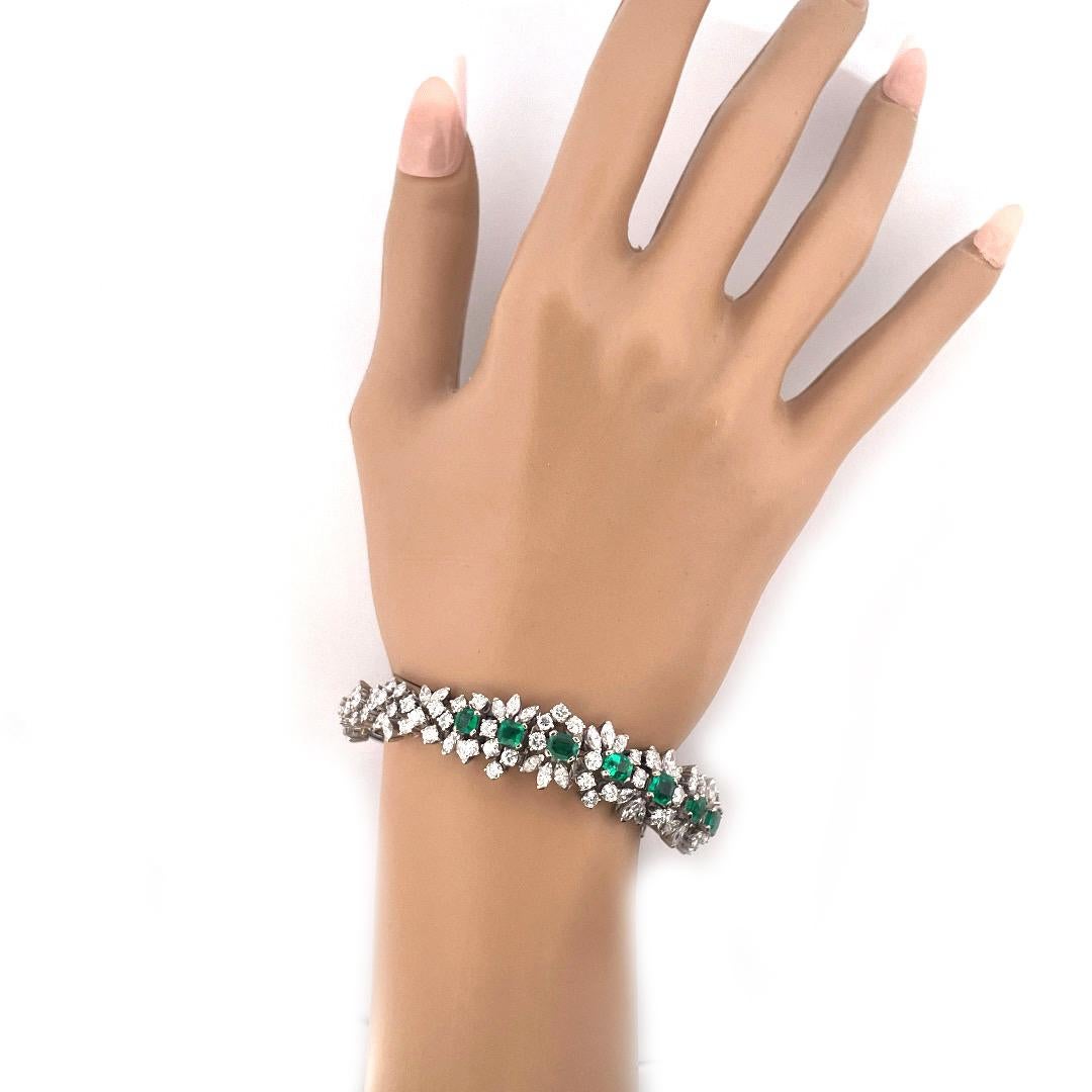 Exquisite 18K White Gold Bracelet with Emeralds and Diamonds For Sale 1