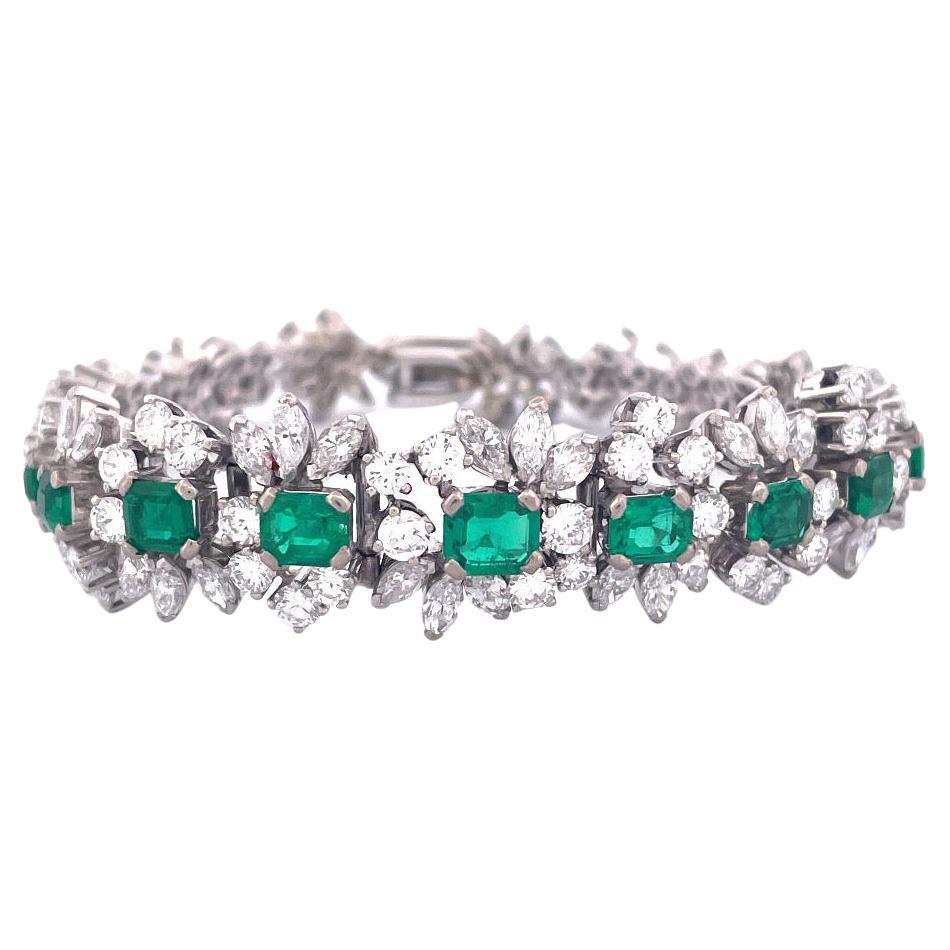Exquisite 18K White Gold Bracelet with Emeralds and Diamonds For Sale