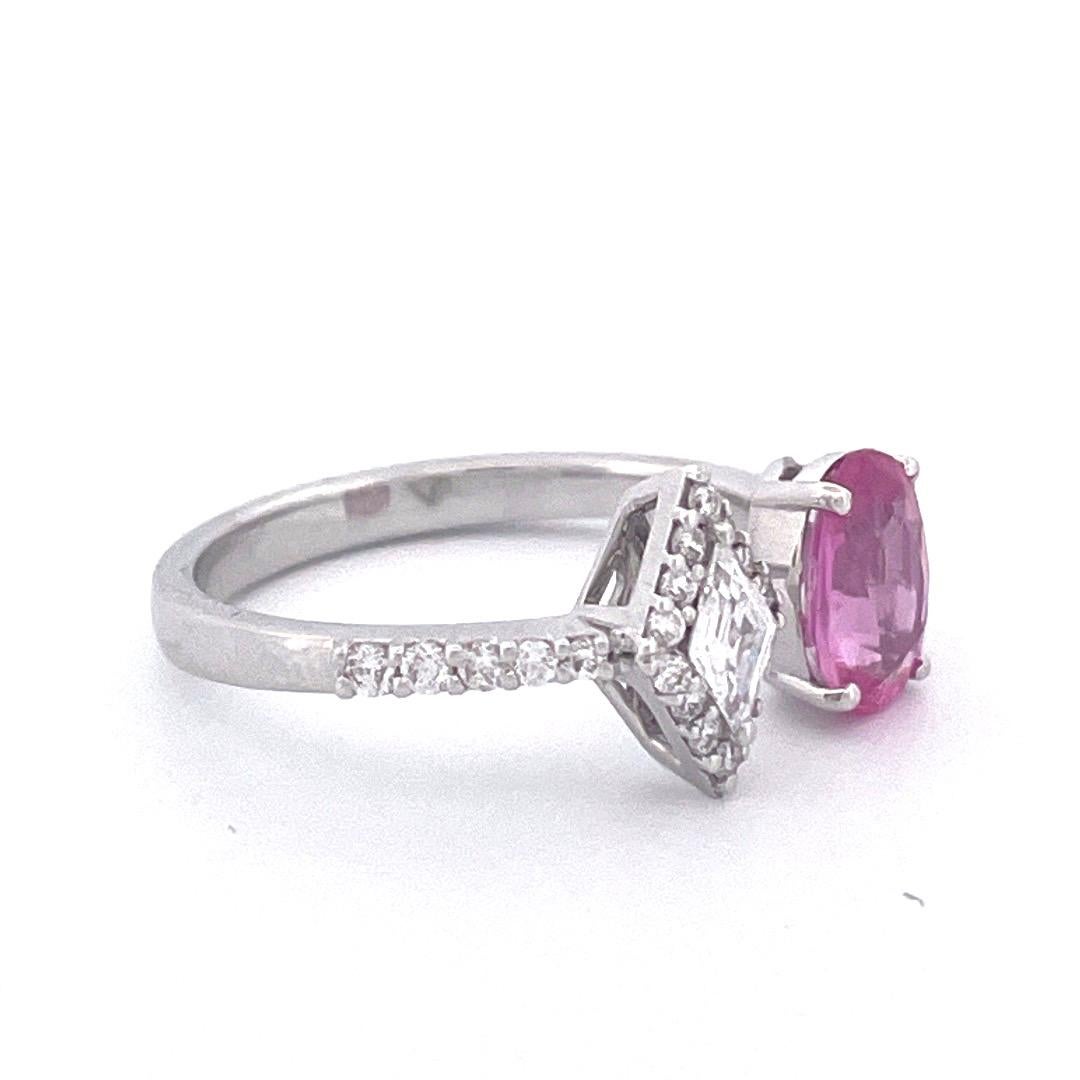 Oval Cut 18k White Gold Natural Diamond and Ruby Ring For Sale