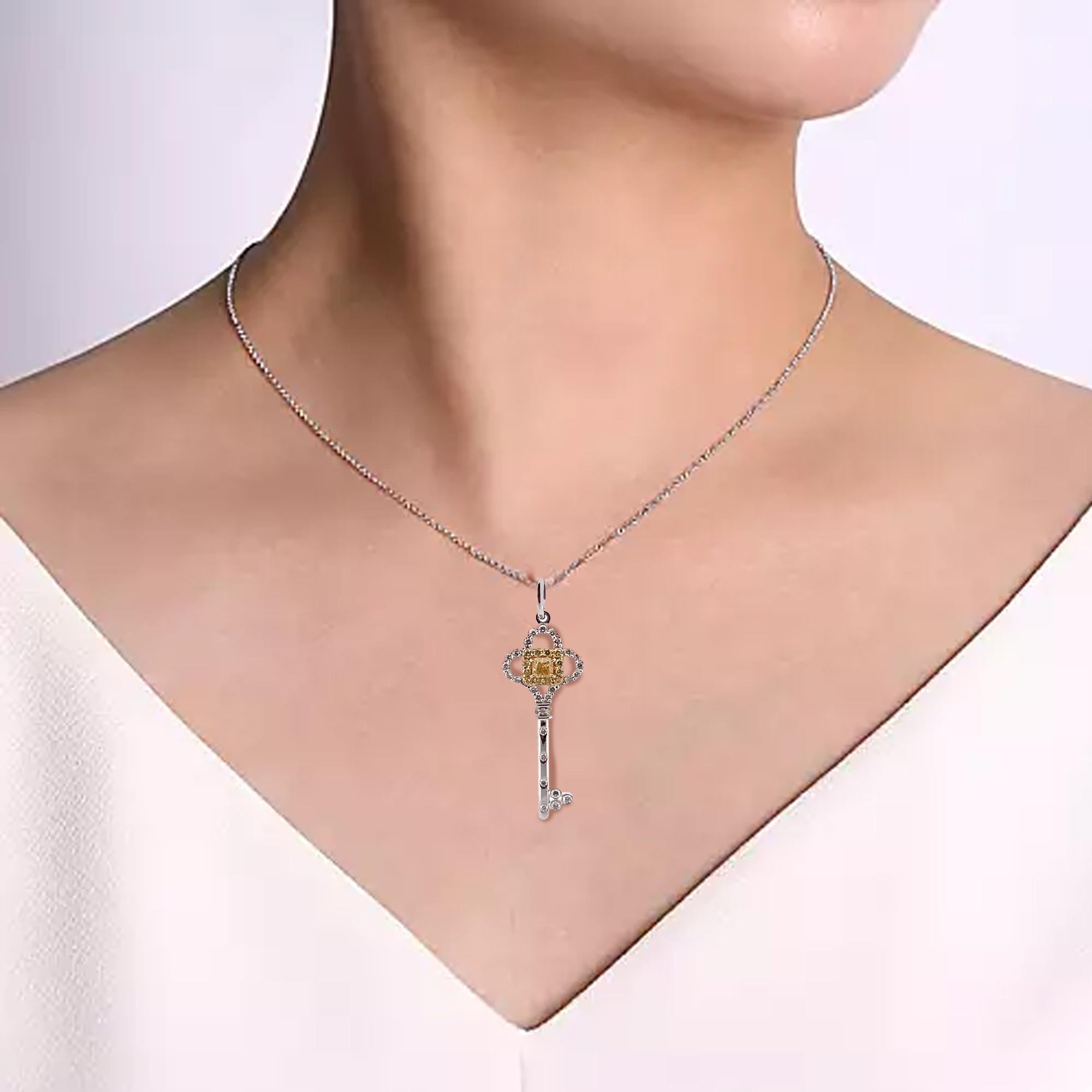 Women's or Men's Exquisite 18k White Gold Diamond Key Necklace For Sale