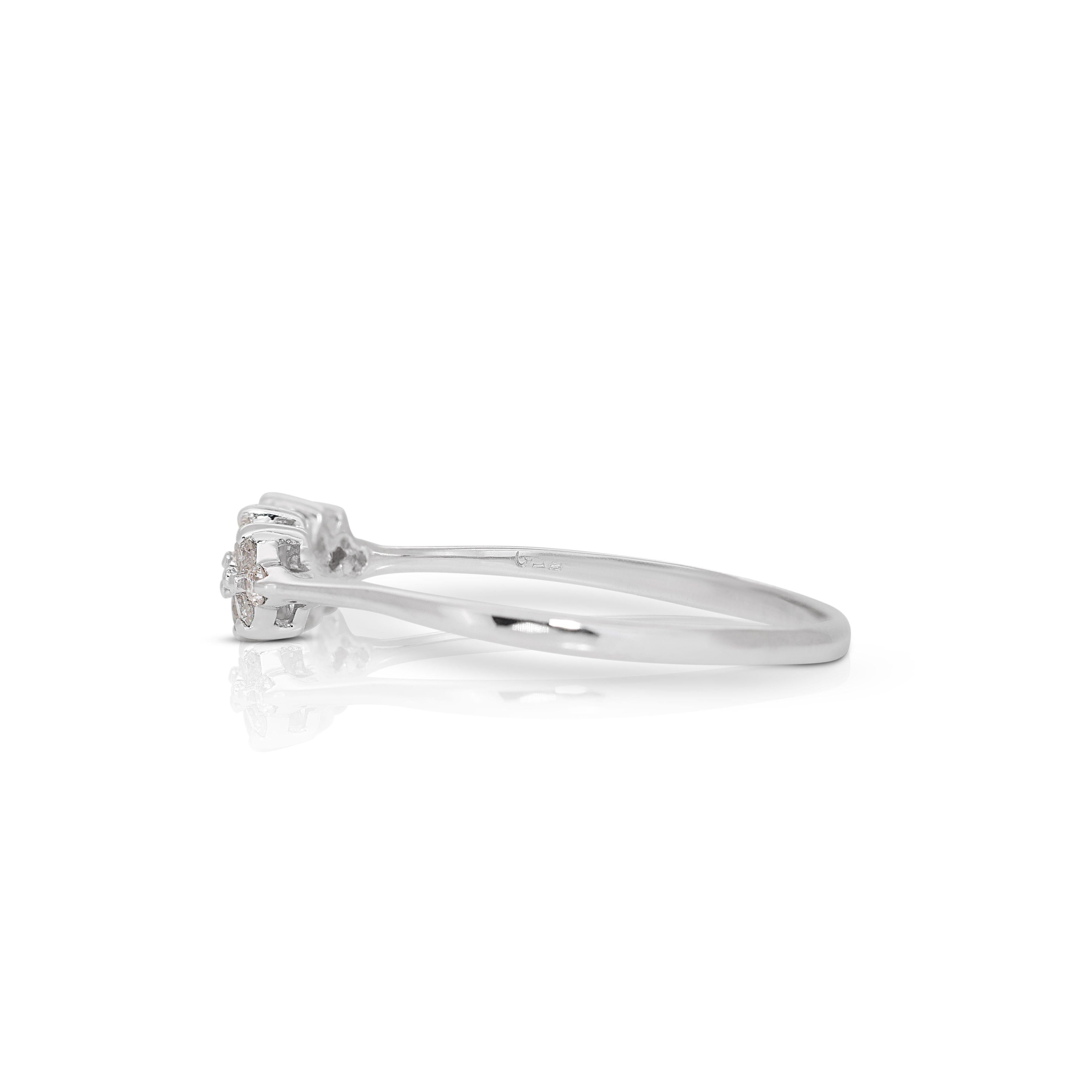 Round Cut Exquisite 18K White Gold Diamond Ring with 0.20ct Natural Diamond For Sale