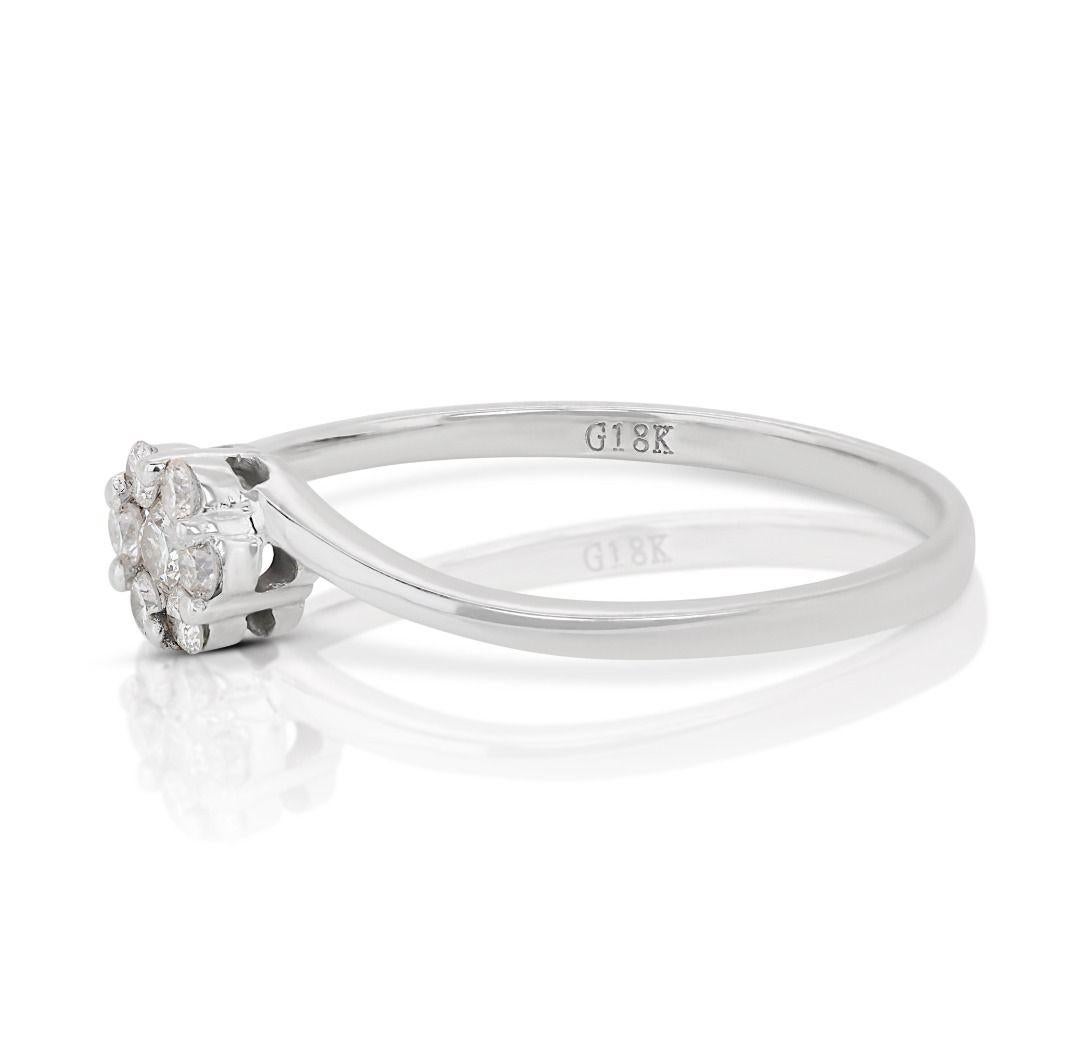 Exquisite 18K White Gold Heart Ring with 0.50ct Round Brilliant Natural Diamonds For Sale 2