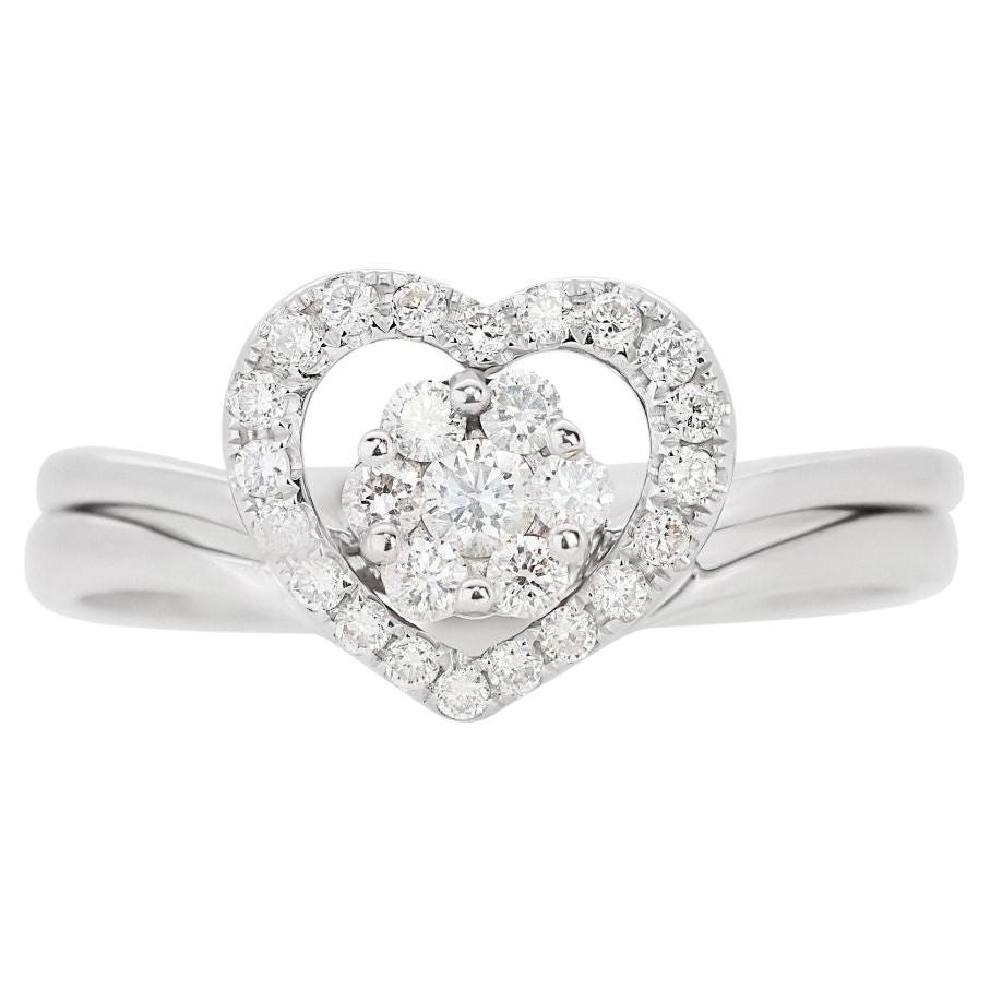Exquisite 18K White Gold Heart Ring with 0.50ct Round Brilliant Natural Diamonds For Sale